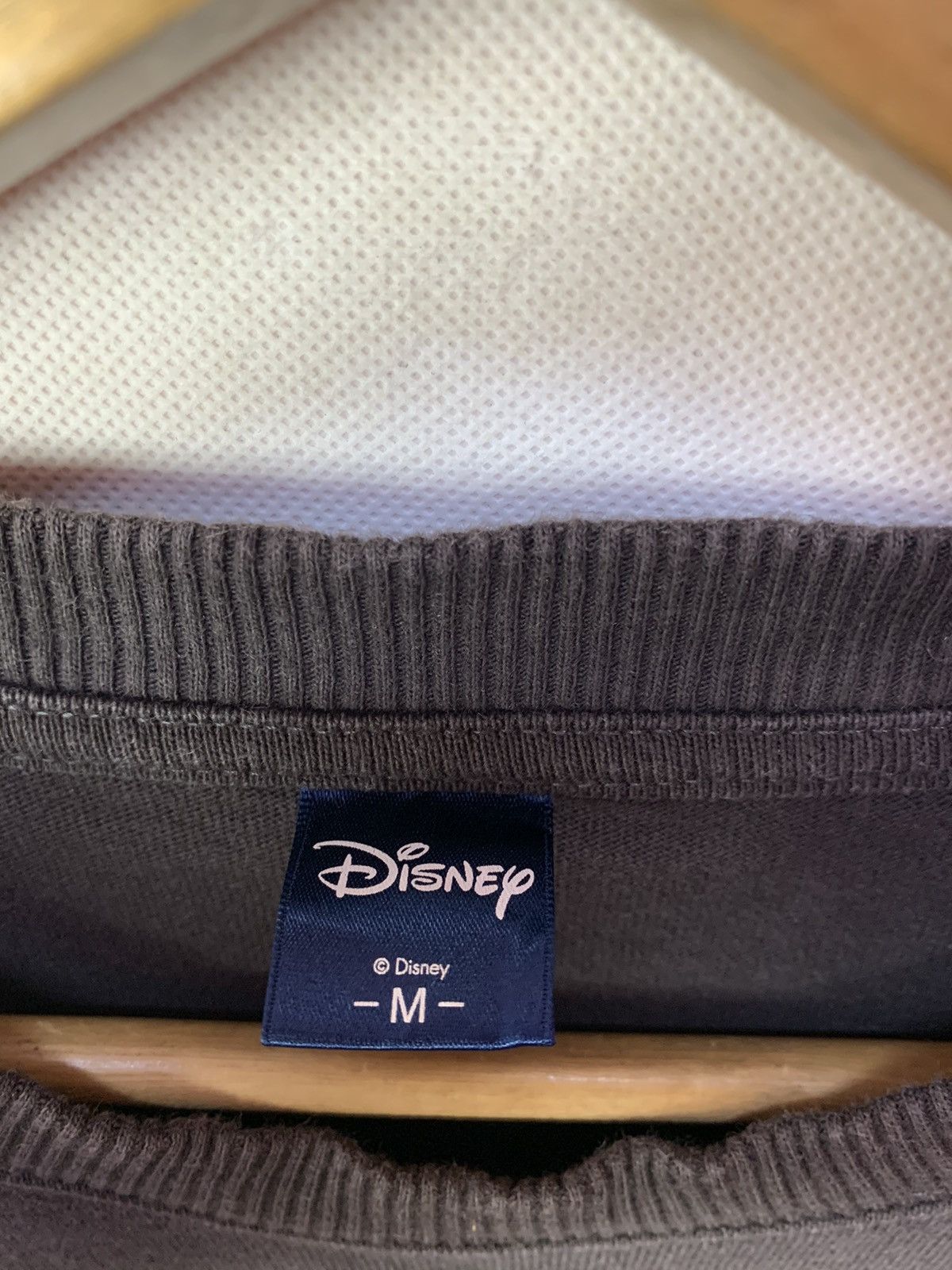 Disney 🔥Iconic Mickey Mouse Stand Embroided Sweatshirt Size US M / EU 48-50 / 2 - 7 Thumbnail