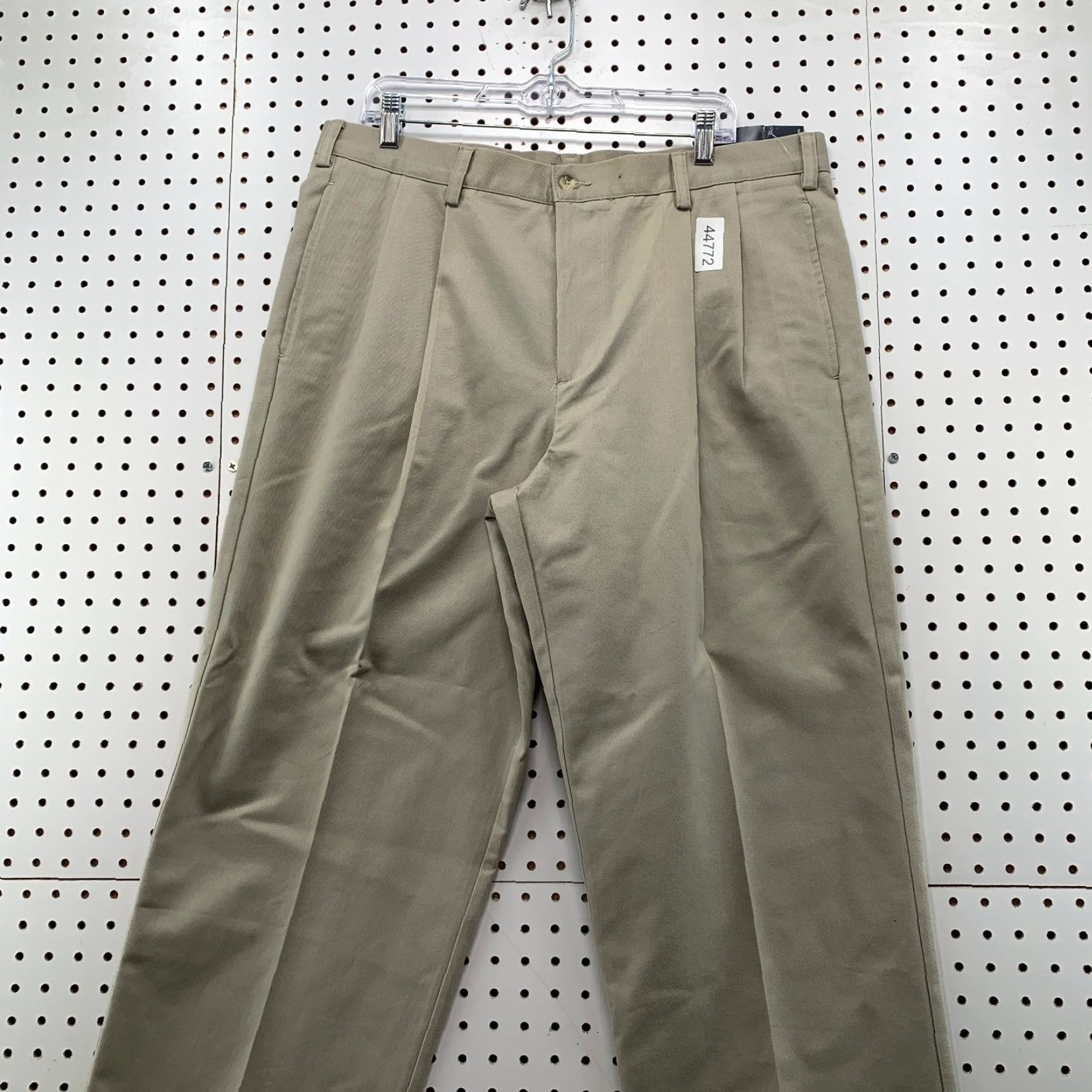 Izod NEW IZOD Pants Mens 38x29 Khaki Chino Metrix Fit Straight Wrinkle Free Stain NWT Size US 38 / EU 54 - 2 Thumbnail
