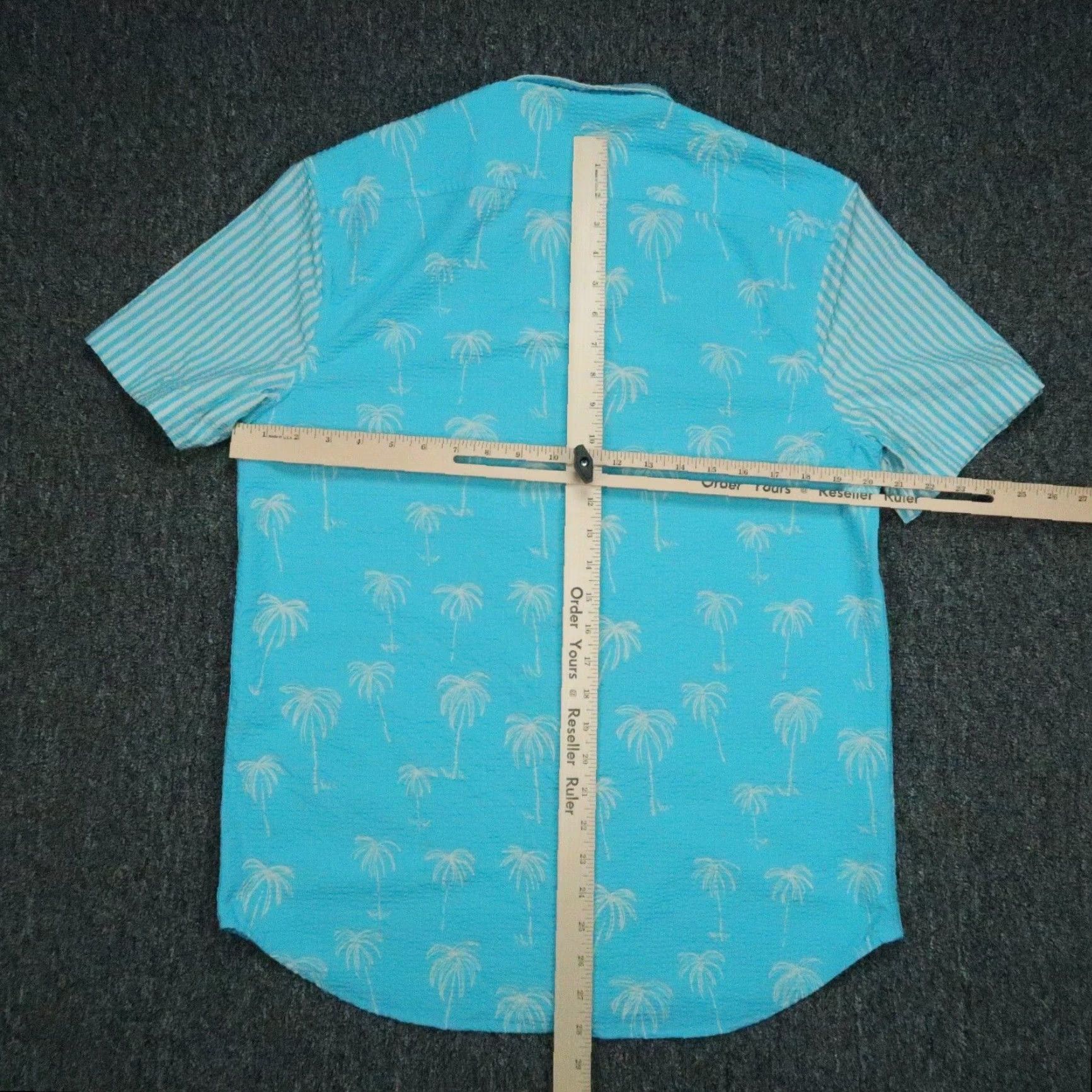 Chubbies Chubbies Short Sleeve Seersucker Shirt Mens Medium Blue White Size US M / EU 48-50 / 2 - 7 Thumbnail
