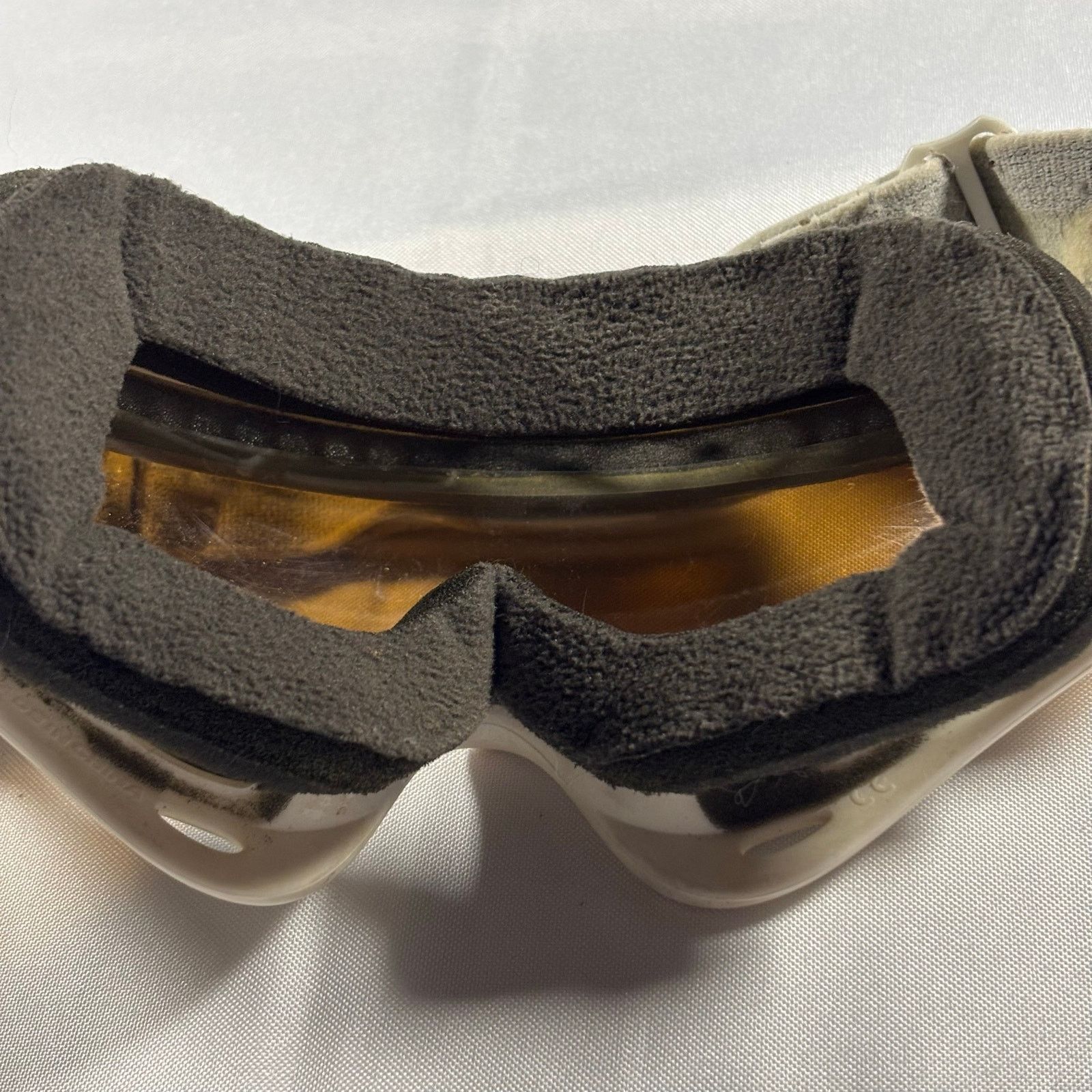Oakley Vintage Oakley O-Frame Ski Goggles White Strap Silver Read Size ONE SIZE - 3 Thumbnail