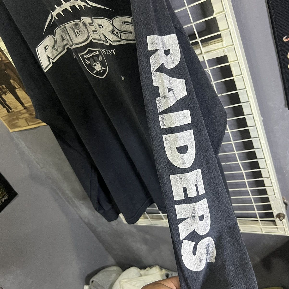 NFL × Vintage “VINTAGE” RAIDERS BUC CHUCKY TSHIRT Size US XXL / EU 58 / 5 - 5 Thumbnail