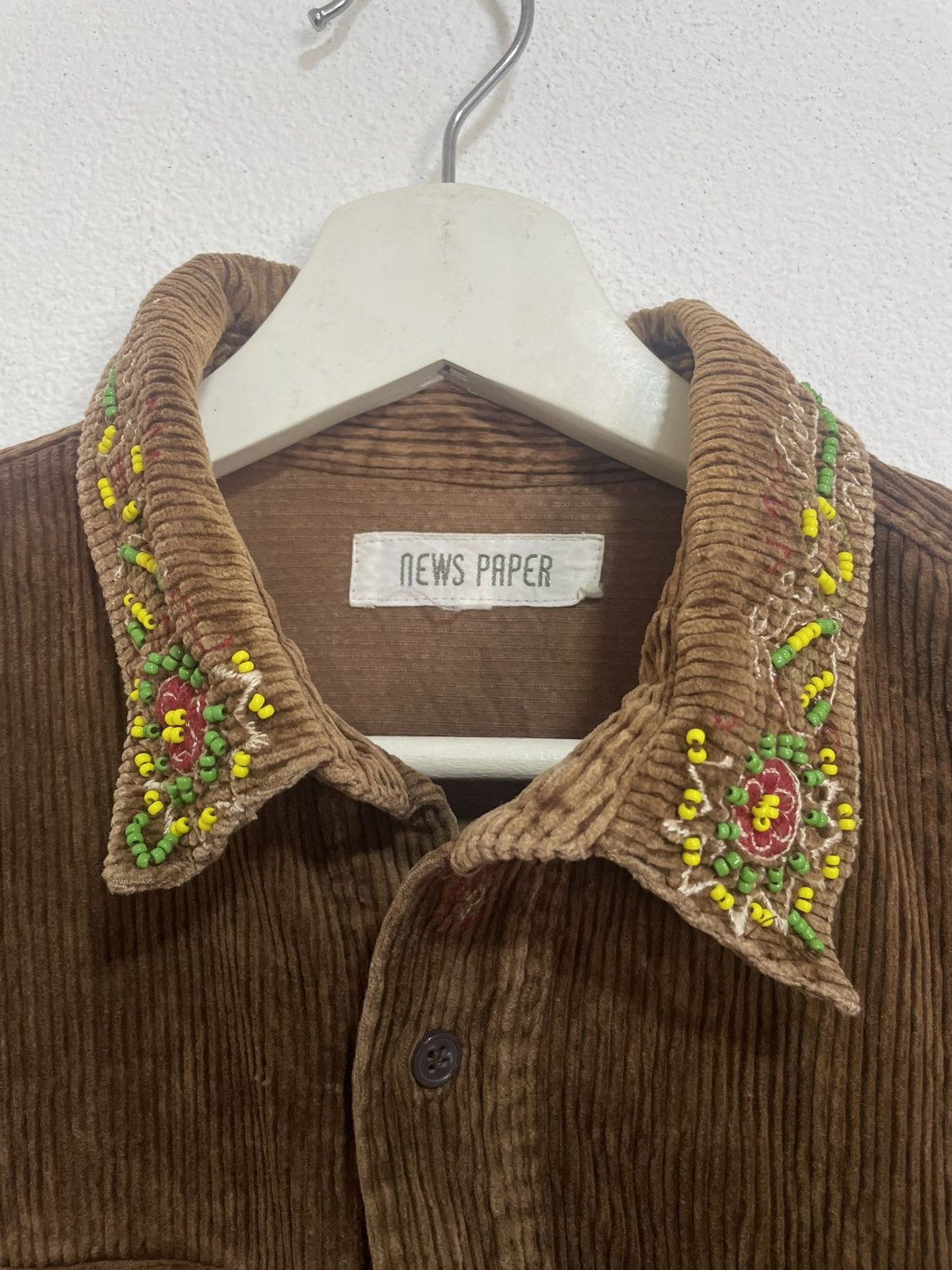 Vintage vintage news paper beaded collar bohemian corduroy shirt Size US L / EU 52-54 / 3 - 3 Thumbnail