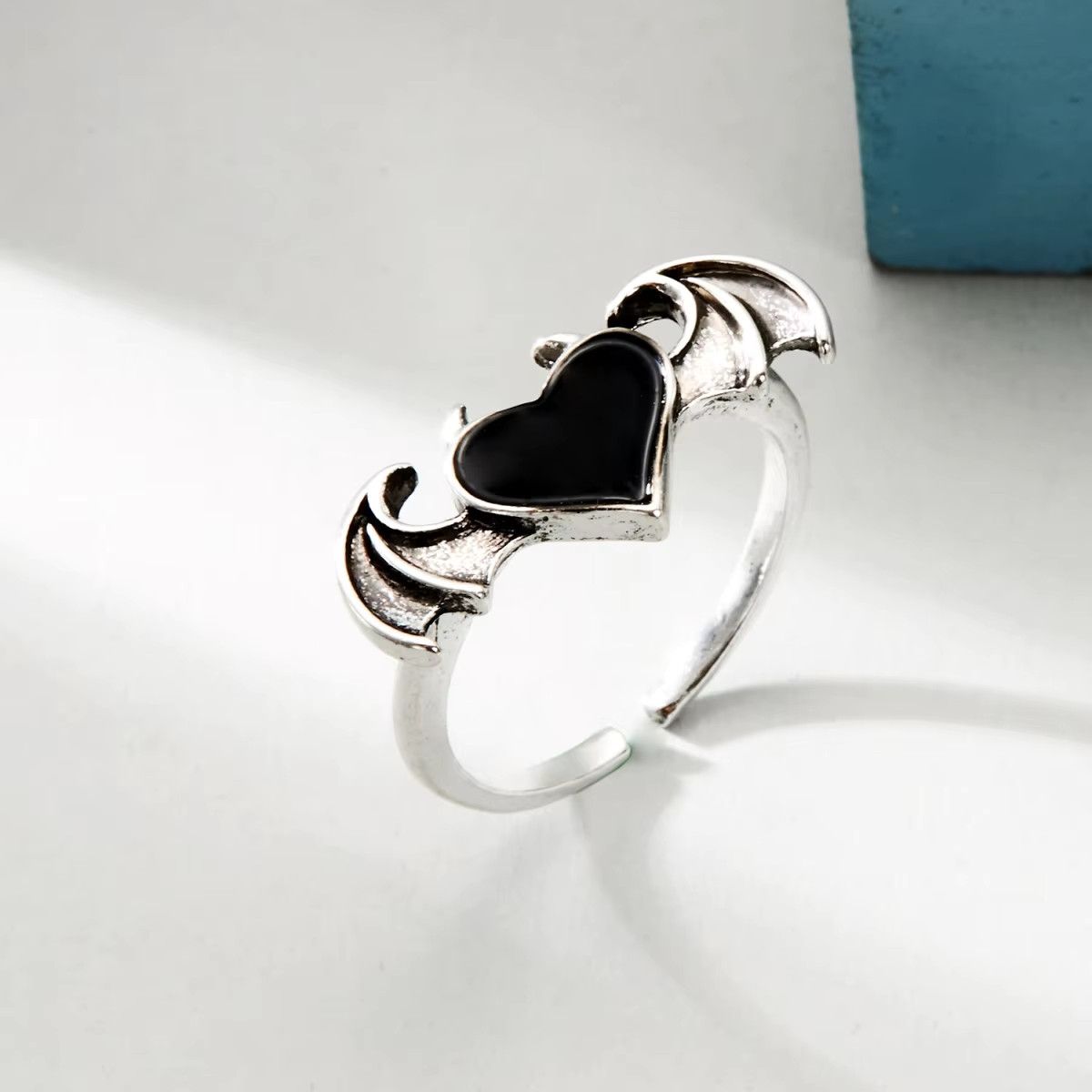 Jewelry Retro Black Red Love Heart Demon Wings Rings Size ONE SIZE - 2 Thumbnail