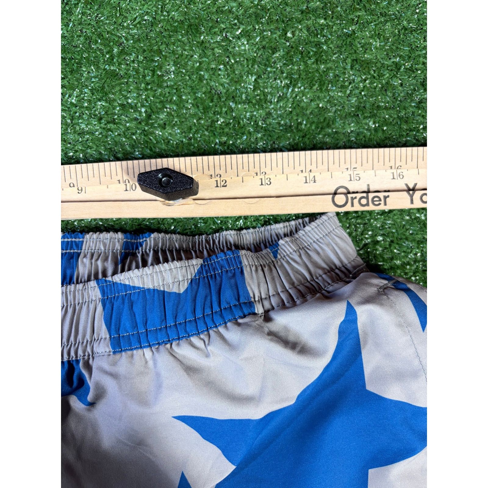 Bape Bape Bapesta Pattern Grey Beach Shorts Size XL Size US 35 - 7 Thumbnail