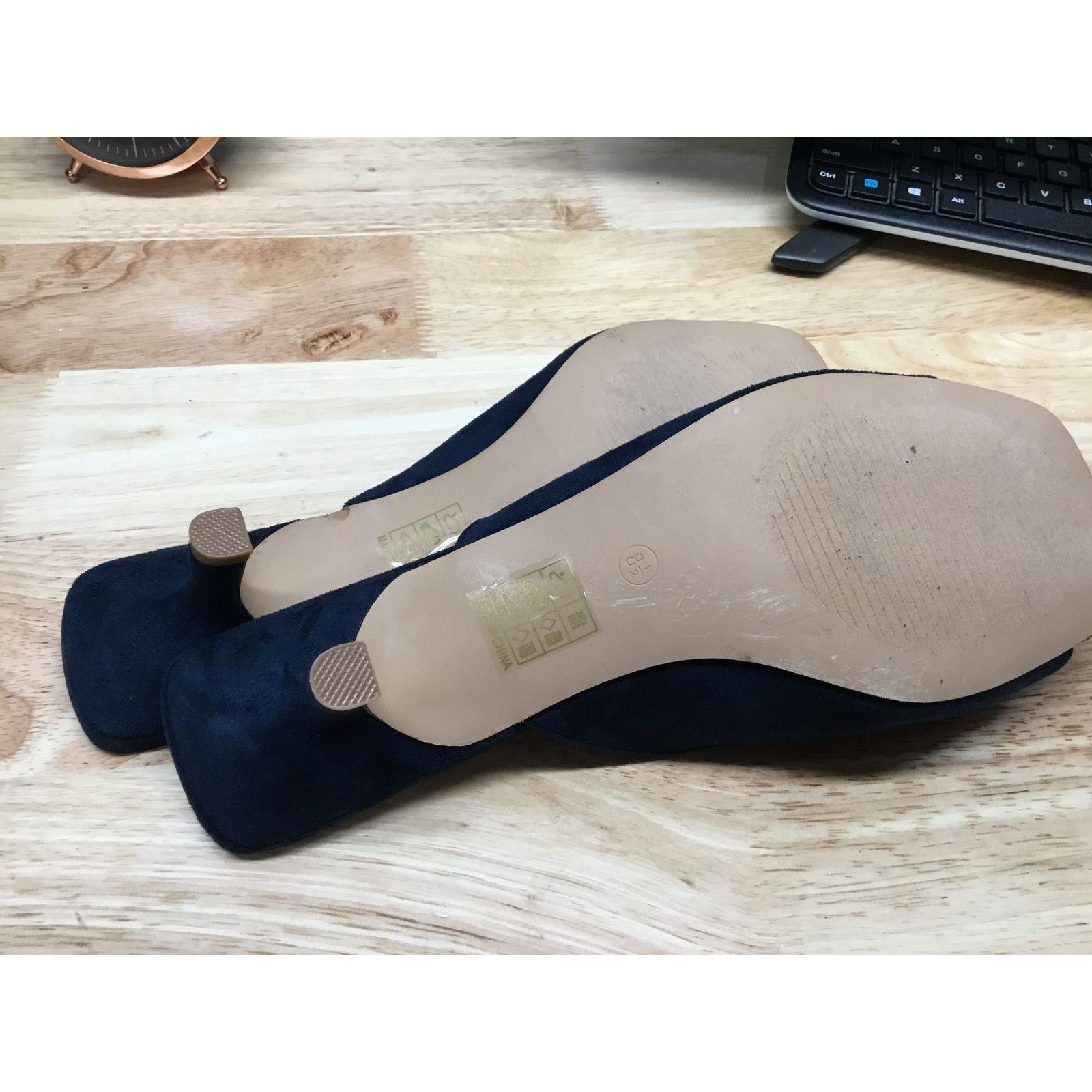 The Unbranded Brand Journee Collection Larna Women's 8.5 Blue Suede Slip-On Heel Size US 8.5 / IT 38.5 - 7 Thumbnail