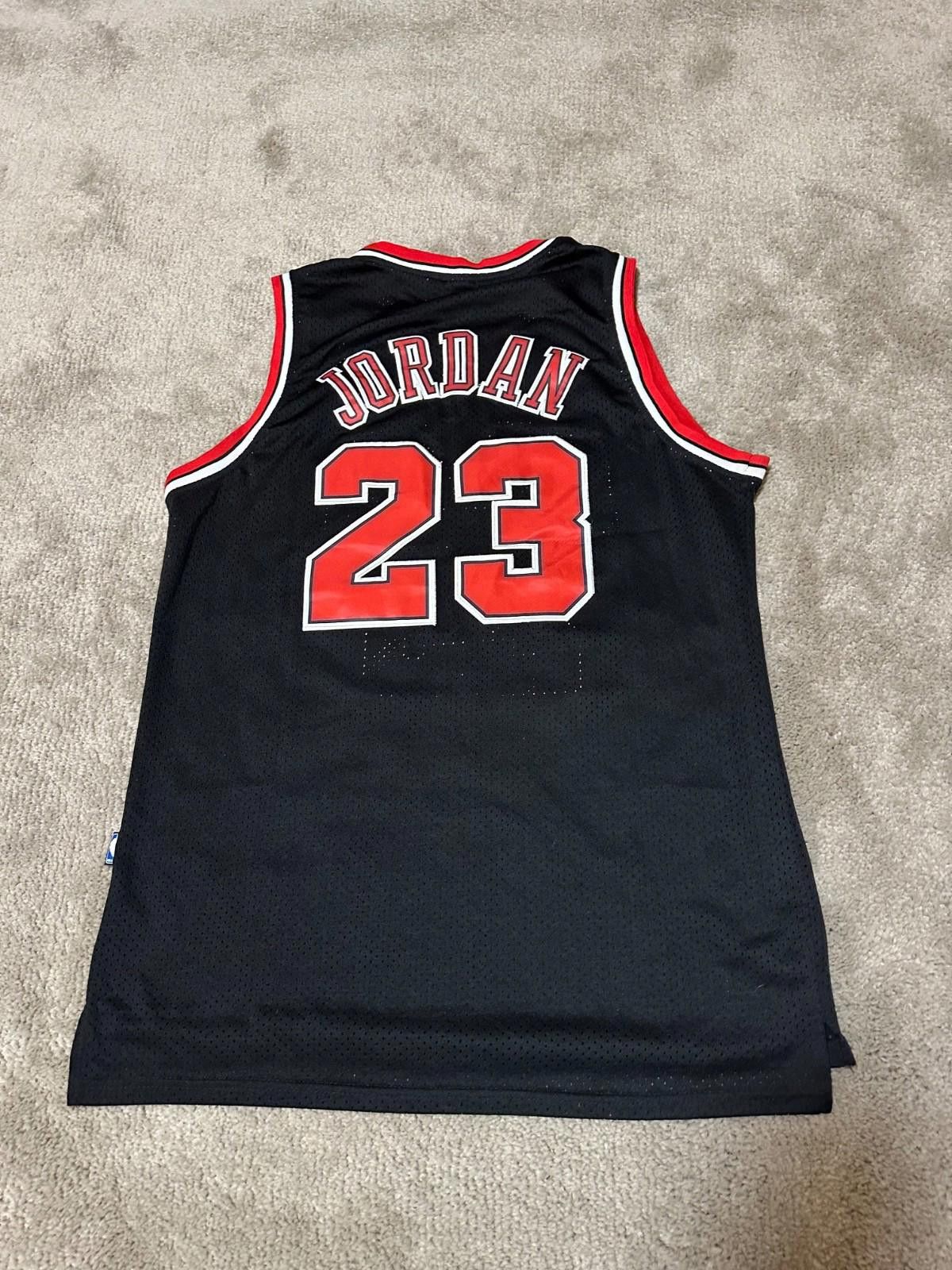 Nike Vintage Nike Basketball Chicago Bulls #23Jordan Jersey XL Size US XL / EU 56 / 4 - 6 Thumbnail