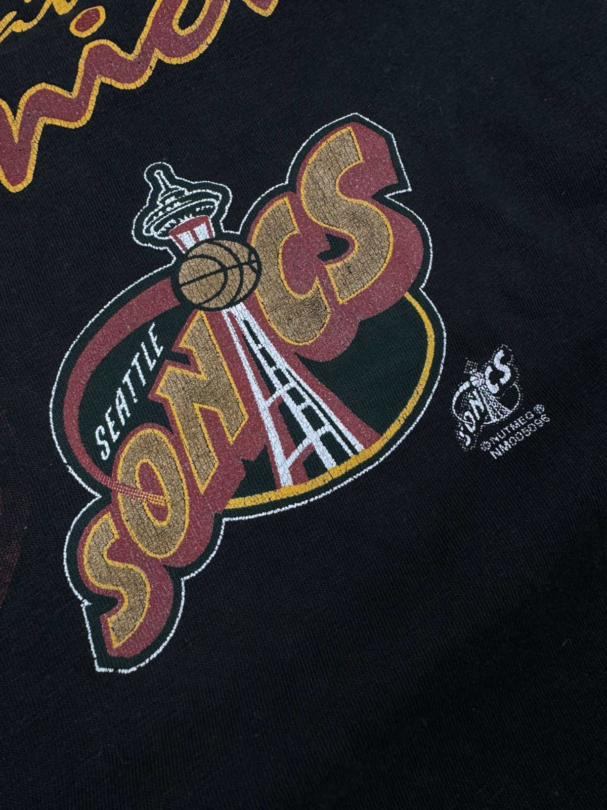 Nutmeg Vintage 90s Nutmeg Seattle Sonics NBA basketball graphic tee Size US XL / EU 56 / 4 - 8 Thumbnail