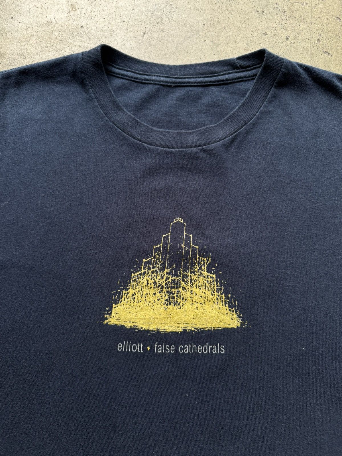 Vintage VTG ‘00s Y2K Elliott False Cathedrals Band Tee Shirt Nirvana Size US L / EU 52-54 / 3 - 1 Thumbnail