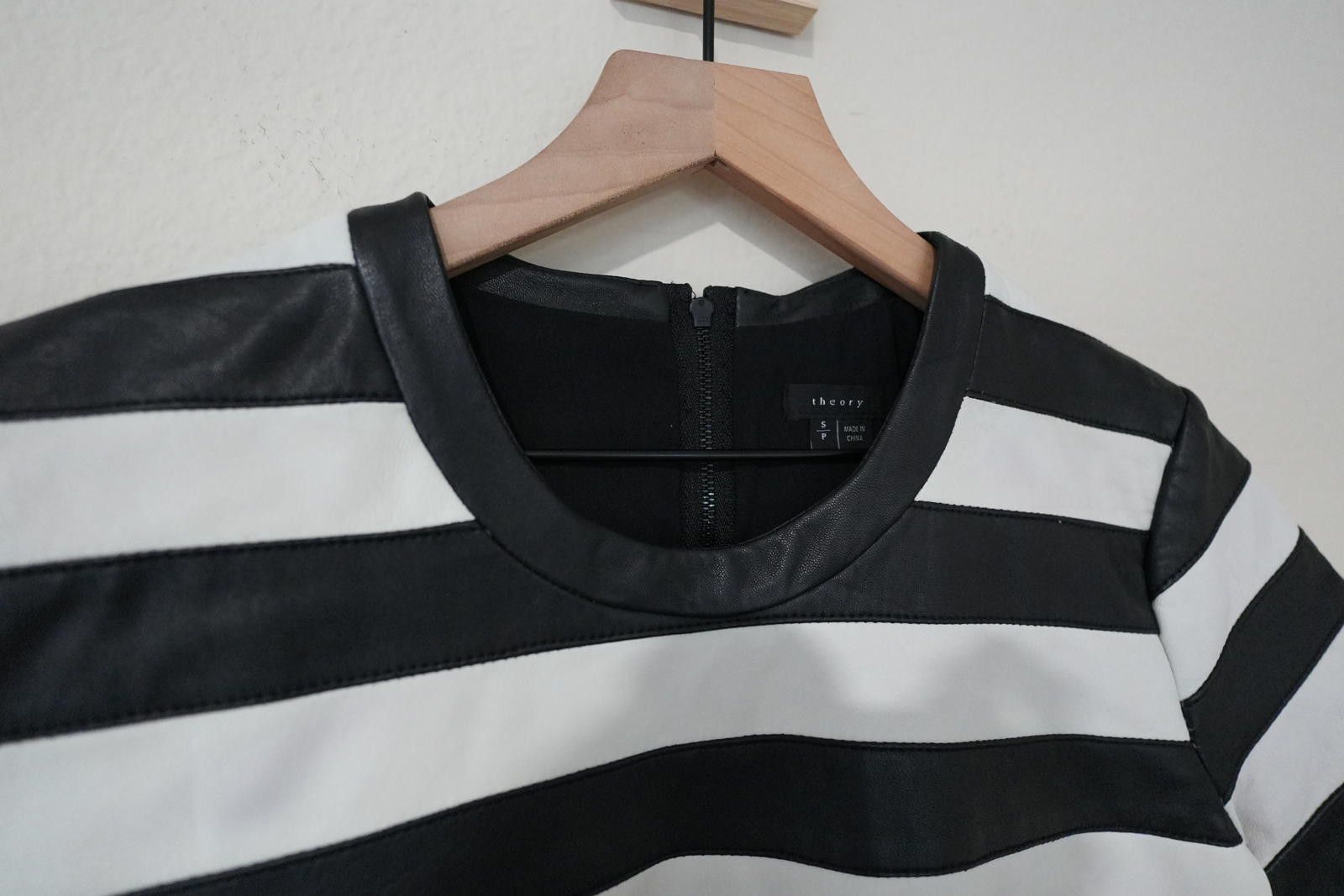 Theory Theory Women's S Black White Leather Striped 100% Lamb Skin Size S / US 4 / IT 40 - 2 Thumbnail