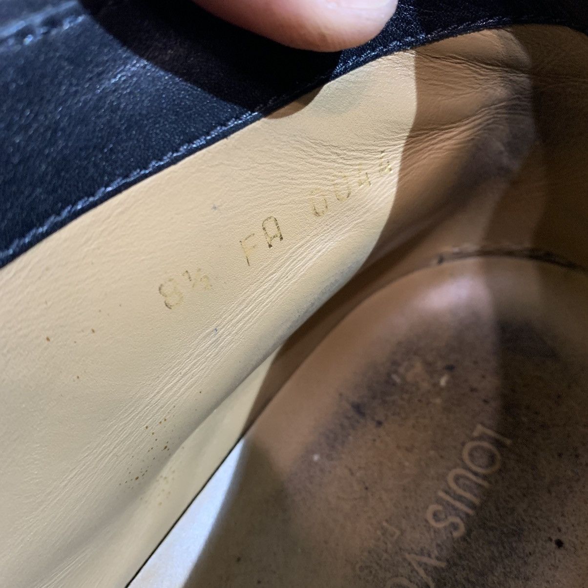 Louis Vuitton Louis Vuitton Black leather chukka boots Size 8.5 Size US 8.5 / EU 41-42 - 16 Thumbnail