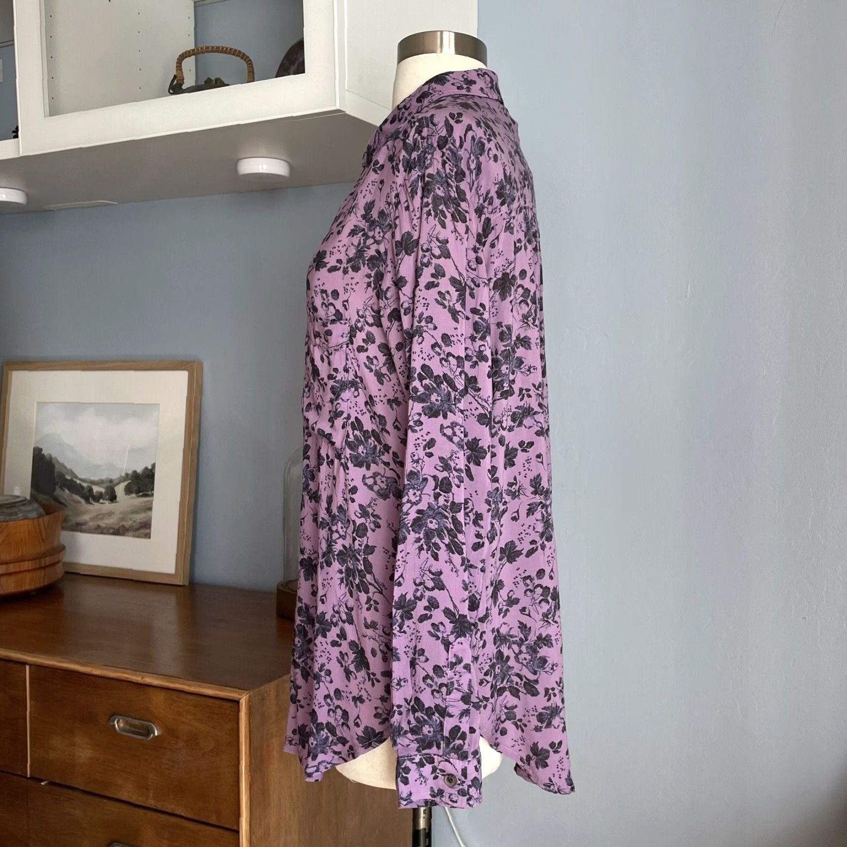 Anthropologie VINTAGE Anthropologie Pilcro The Romy Relaxed Buttondown Shirt Purple Floral PS S Womens Button down Shirt Long Sleeve Floral Purple 90s 1990s Size S / US 4 / IT 40 - 6 Thumbnail