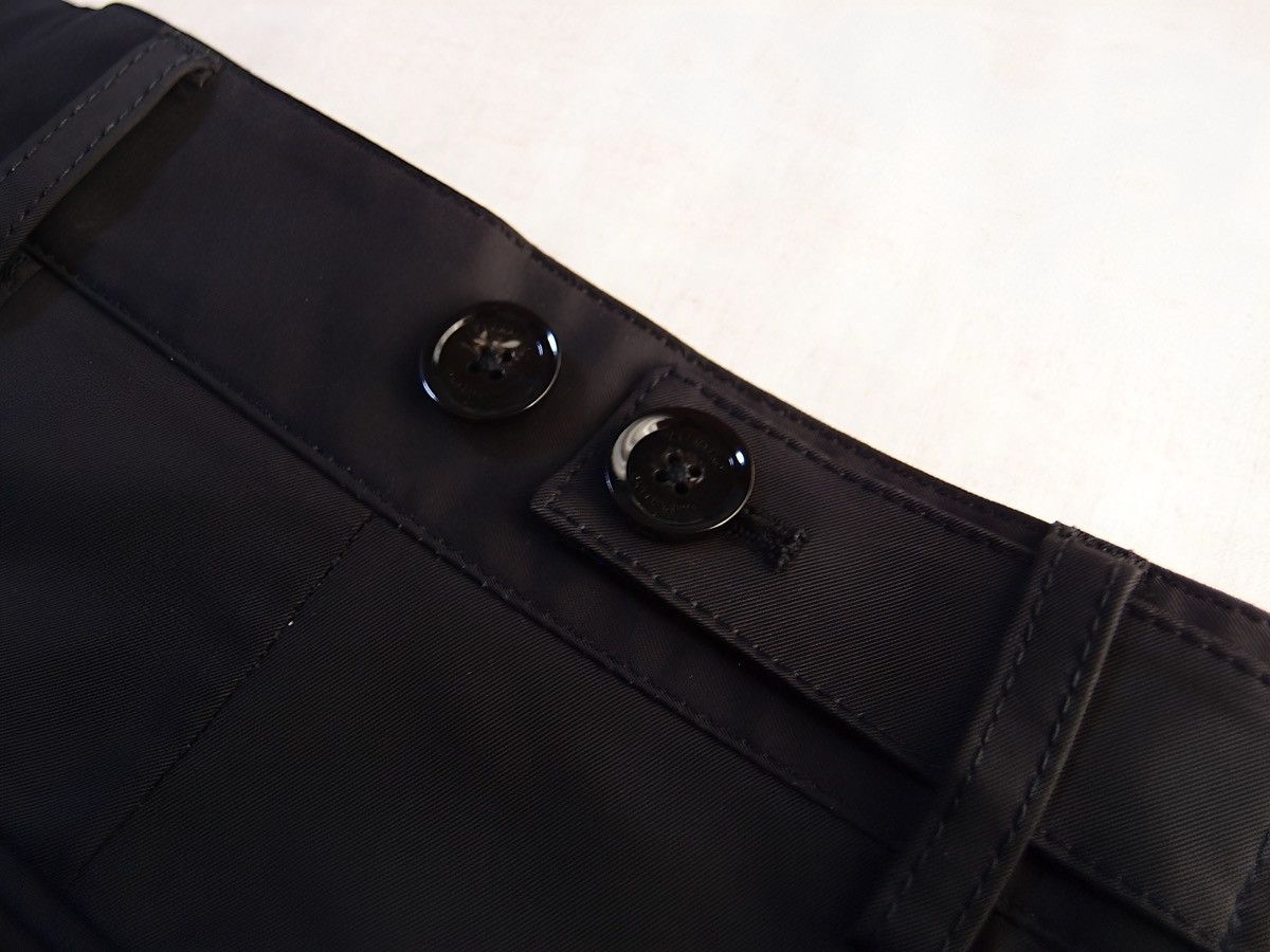 Valentino VALENTINO Tailored Nylon Slacks Black / Size 48 Size US 32 / EU 48 - 6 Thumbnail