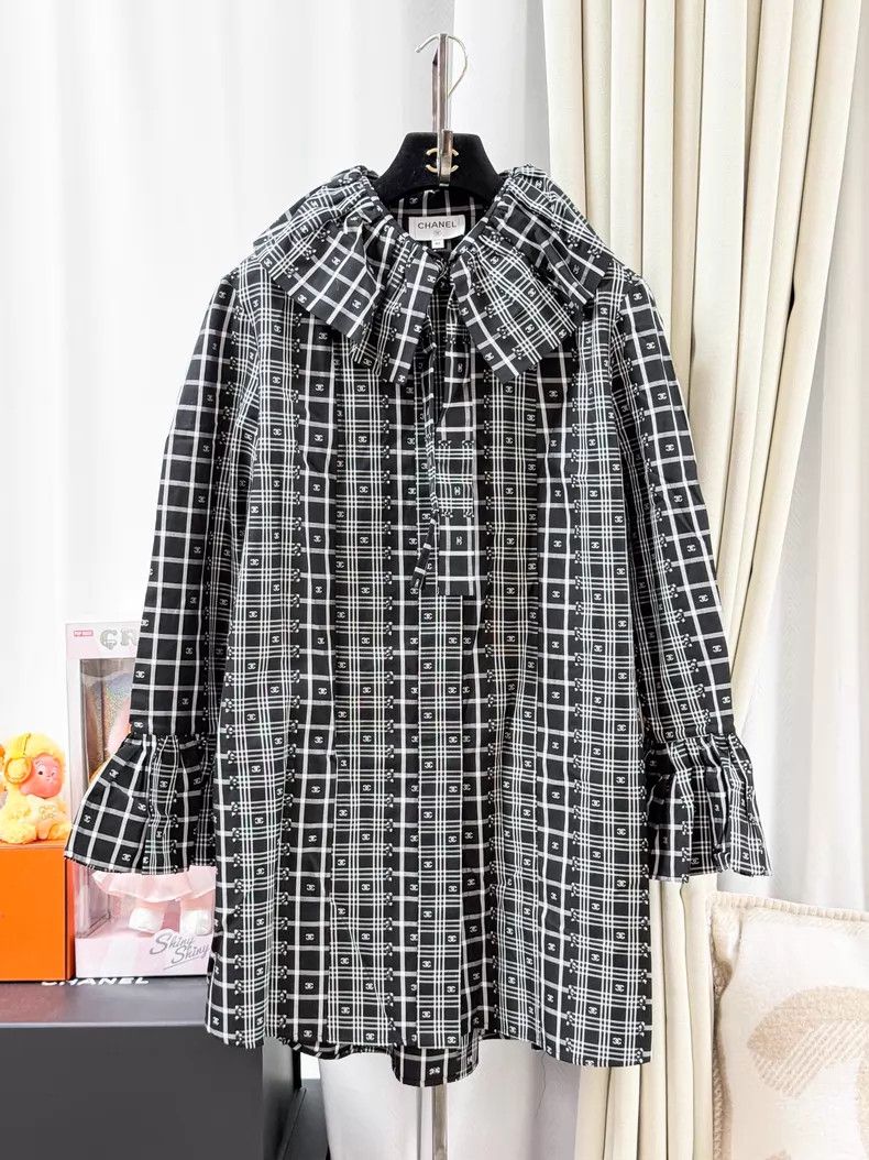 Chanel Chanel Black and white plaid full-print logo flared sleeve Size S / US 4 / IT 40 - 1 Thumbnail