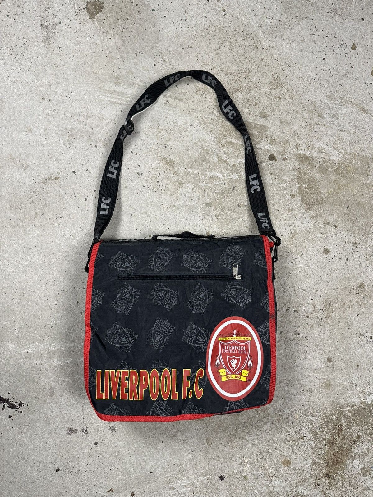 Vintage Vintage Y2K Liverpool Black Big Logo Messenger Bag Monogram Size ONE SIZE - 1 Thumbnail