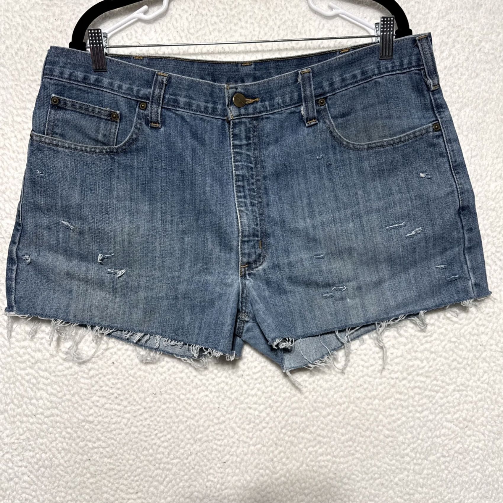 Carhartt Carhartt Jorts Relaxed Fit Cut Off Denim Shorts 38 Men Distressed Blue Jeans Shorts Regular Size 38 Mens Size US 38 / EU 54 - 2 Thumbnail