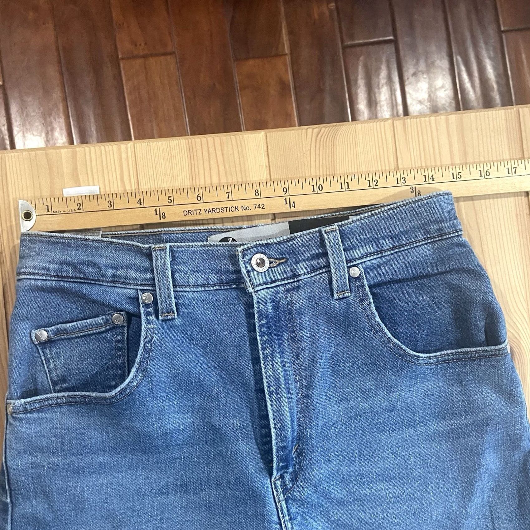 Levi's VINTAGE Levi's Silvertab Mom Jeans Womens Size 29x26 Blue Denim High Rise Stretch Distressed 5-Pocket Tapered Leg Jeans Mens No? Size 29" - 5 Thumbnail