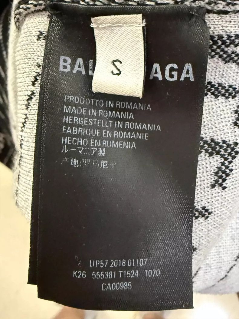 Balenciaga Balenciaga Dense logo printing long sleeves 2504-Nextarrow Size US S / EU 44-46 / 1 - 6 Thumbnail