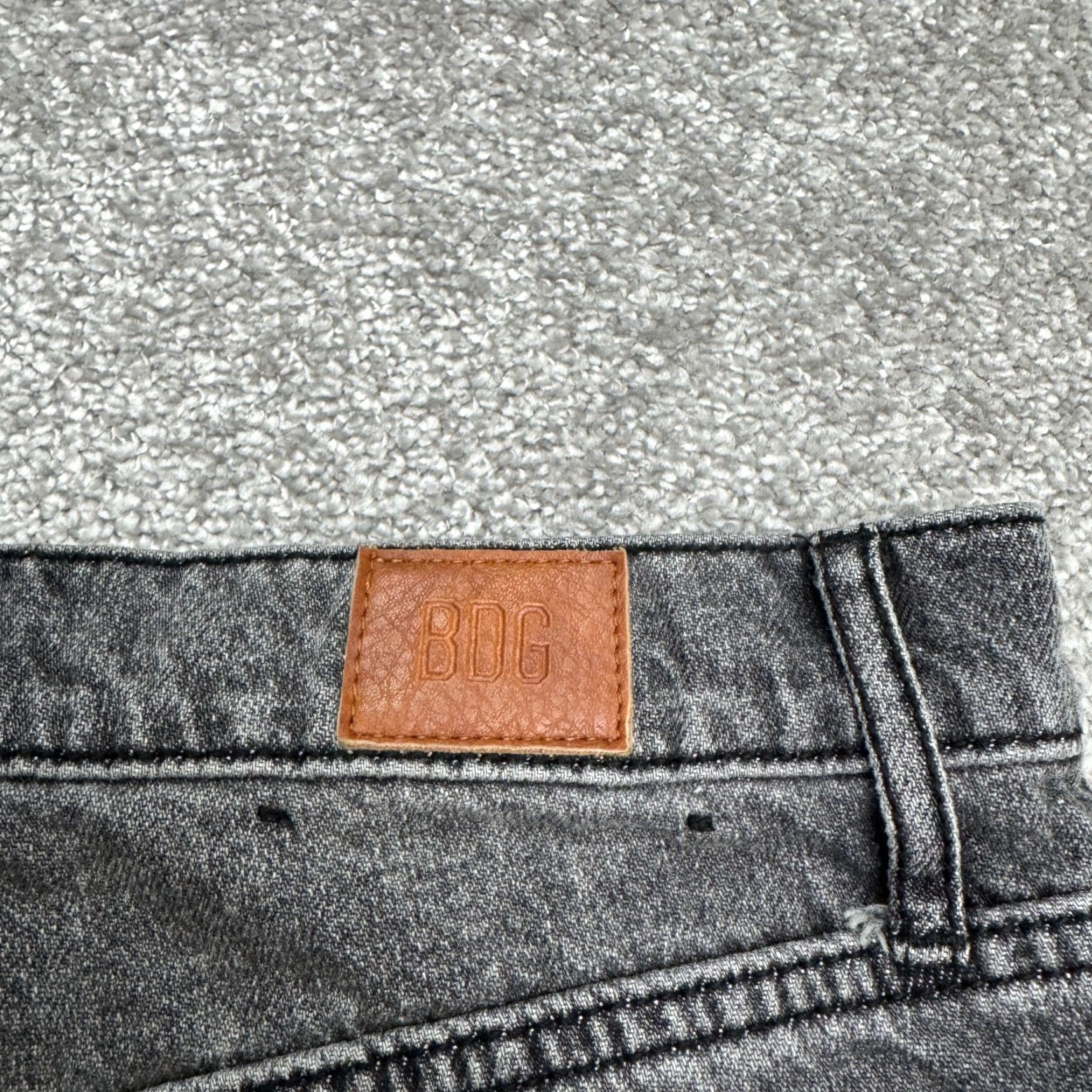 Urban Outfitters BDG Urban Outfitters Button Fly Slim Fit Denim Jeans Womens 28 Black Distressed Vintage No Size 28" / US 6 / IT 42 - 6 Thumbnail