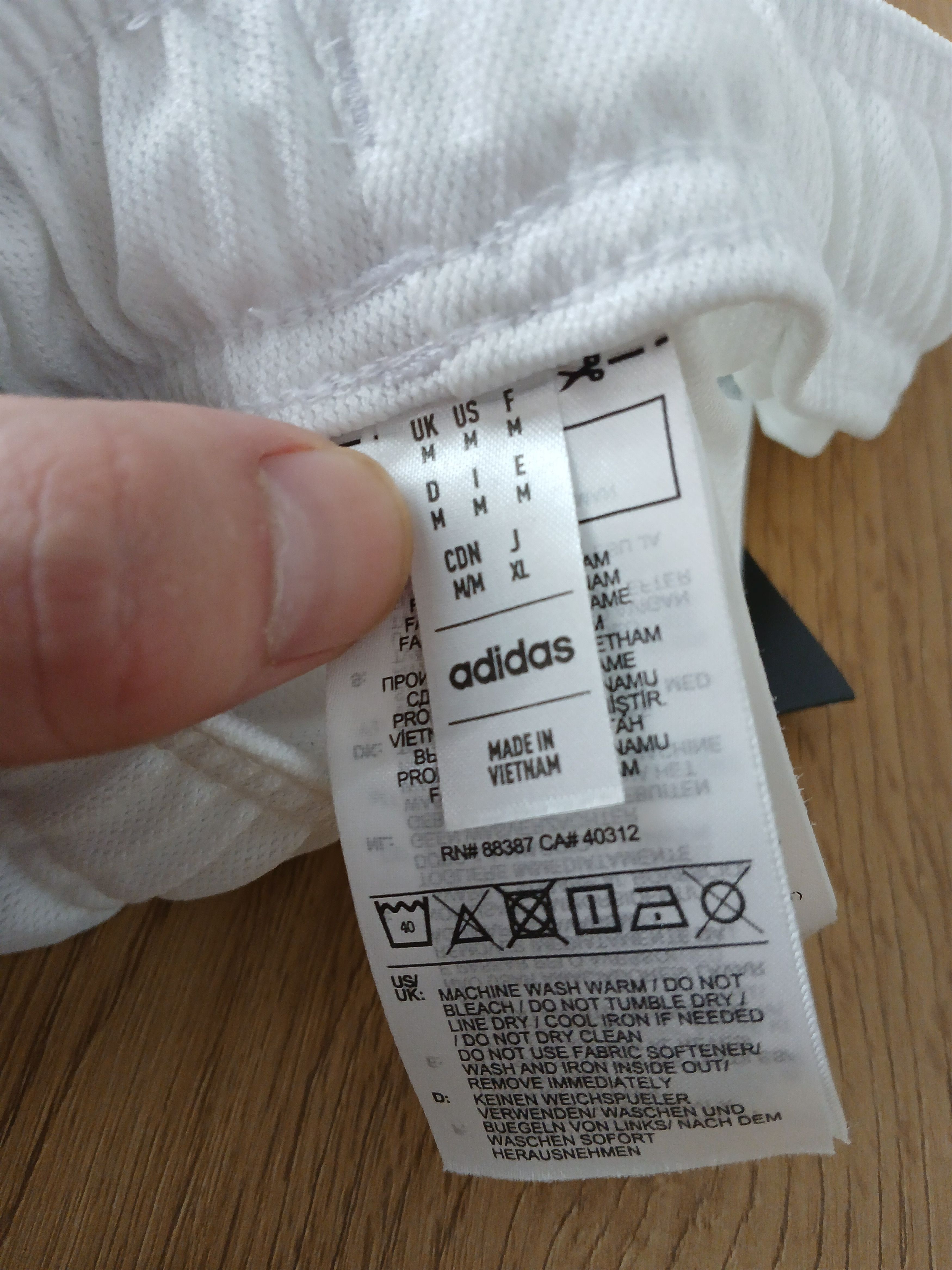 Adidas New Olympique Lyonnais Lyon Football Shorts size M Size US 30 / EU 46 - 8 Thumbnail