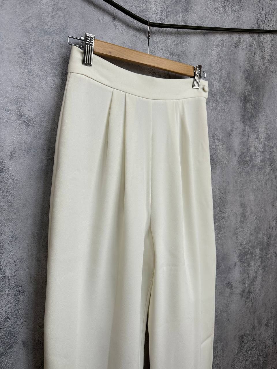 Other Day Meets Night Ivory Lace Vest & Wide Leg Pants Set Elegant Size 28" / US 6 / IT 42 - 9 Thumbnail