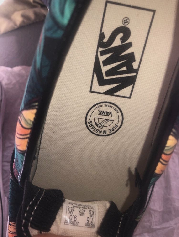 Vans Vans triple crown 2015 limited edition new Size US 7 / EU 40 - 9 Thumbnail