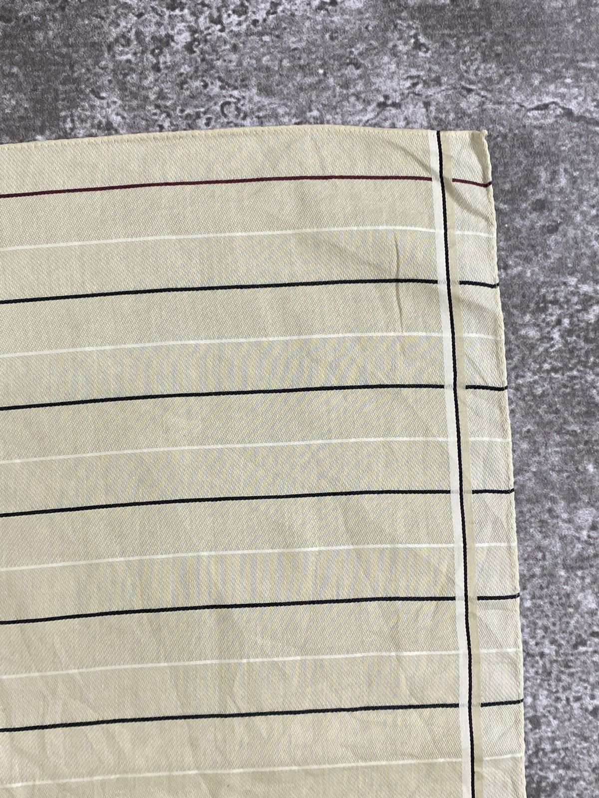 Burberry Burberry Handkerchief / Bandana / Neckerchief Size ONE SIZE - 7 Thumbnail