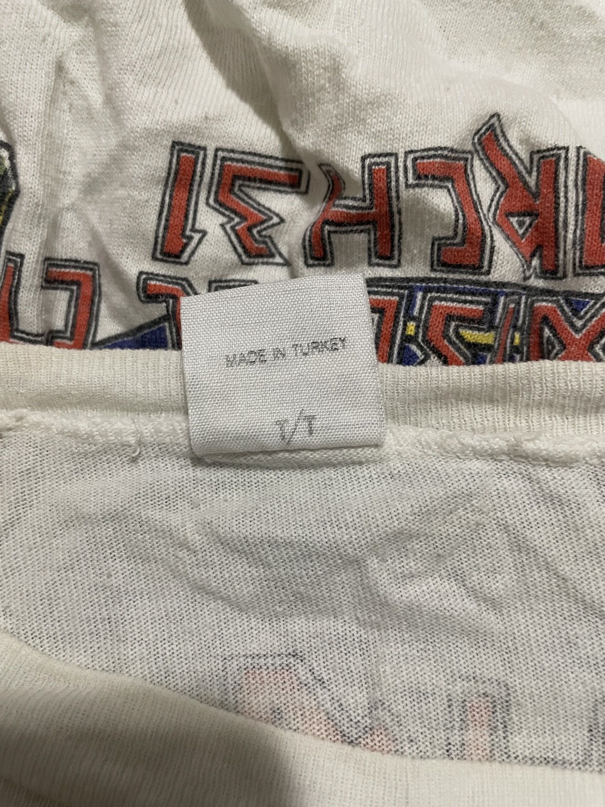 Band Tees iron maiden shark 1985 Sz L Size US L / EU 52-54 / 3 - 4 Thumbnail
