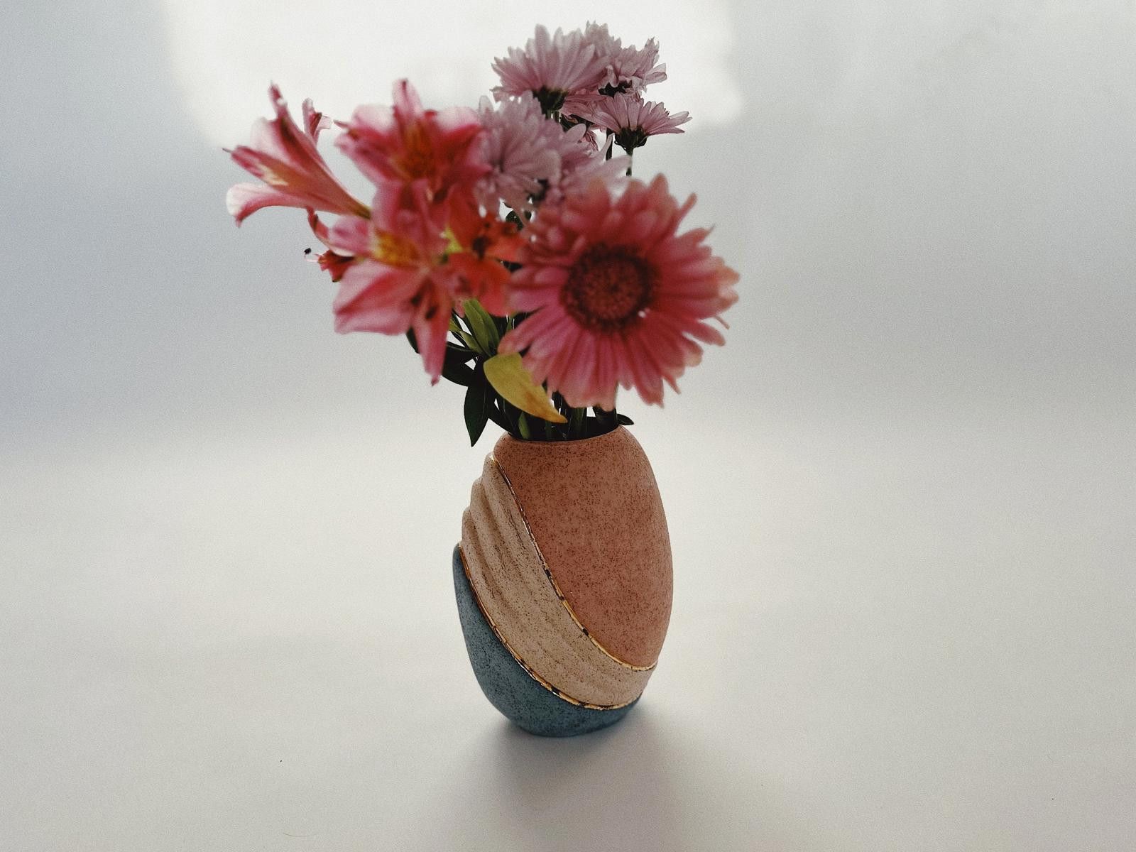 Designer 90s Handmade Dream Ceramic Vase pink cream flower Size ONE SIZE - 4 Thumbnail