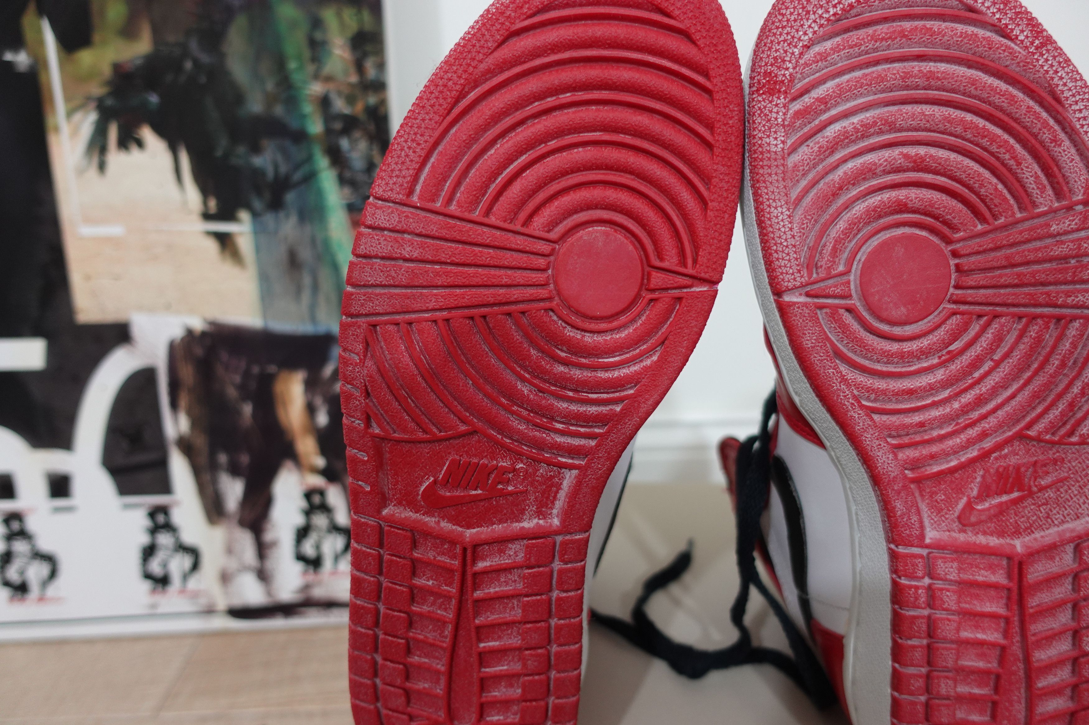 Jordan Brand × Nike 1994 Nike Air Jordan 1 Chicago. BRAND NEW WITH BOX Size US 9.5 / EU 42-43 - 6 Thumbnail