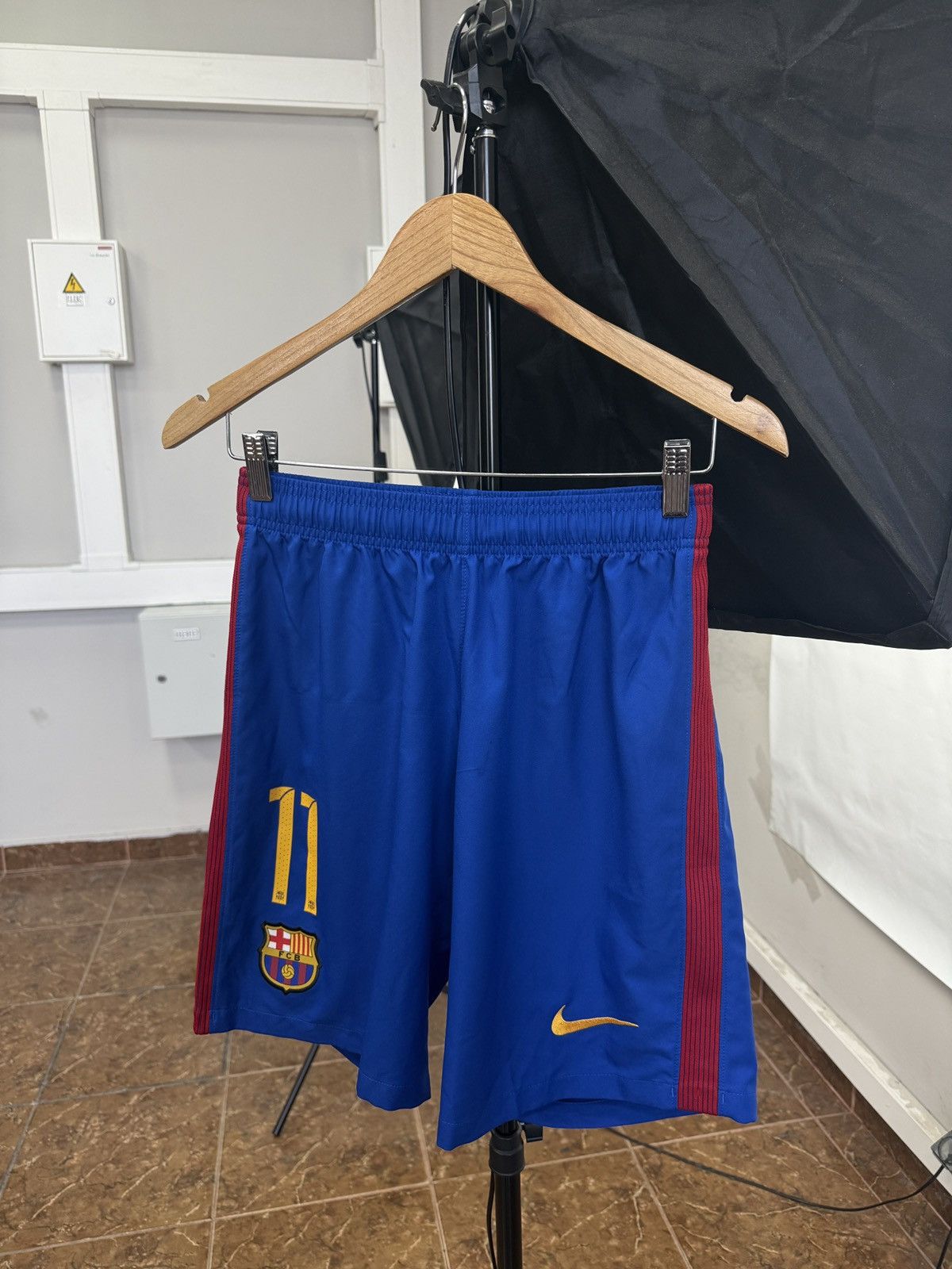 Nike 🇪🇸 2016 F. C. Barcelona Neymar Nike Soccer Shorts Rare Retro Size US 32 / EU 48 - 1 Thumbnail