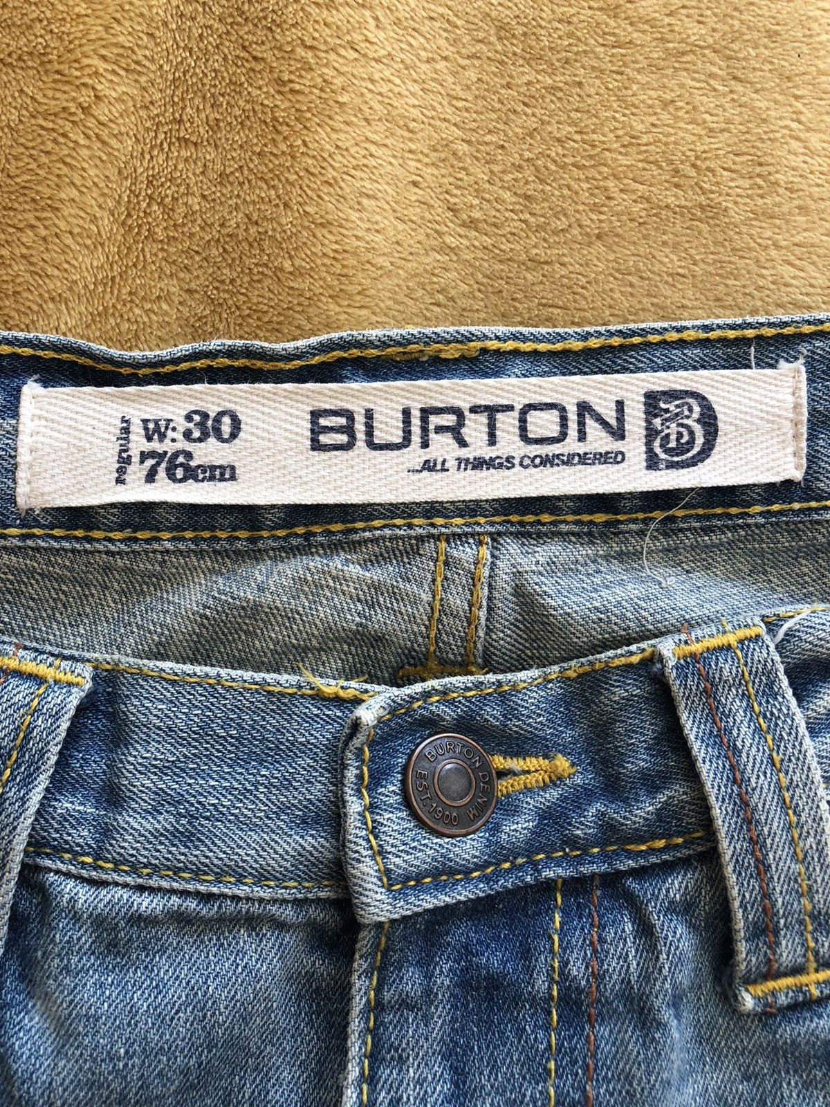 Burton BURTON LONDON VINTAGE QUALITY LIGHT REGULAR FIT DENIM JEANS Size US 30 / EU 46 - 3 Thumbnail