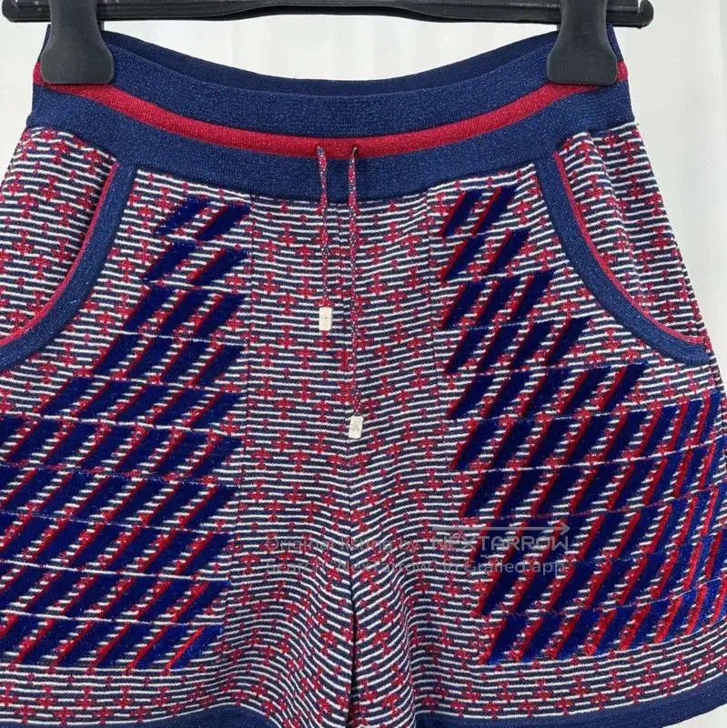 Chanel Chanel Summer Multicolor Embroidered Knit Shorts . Size 23" - 3 Thumbnail