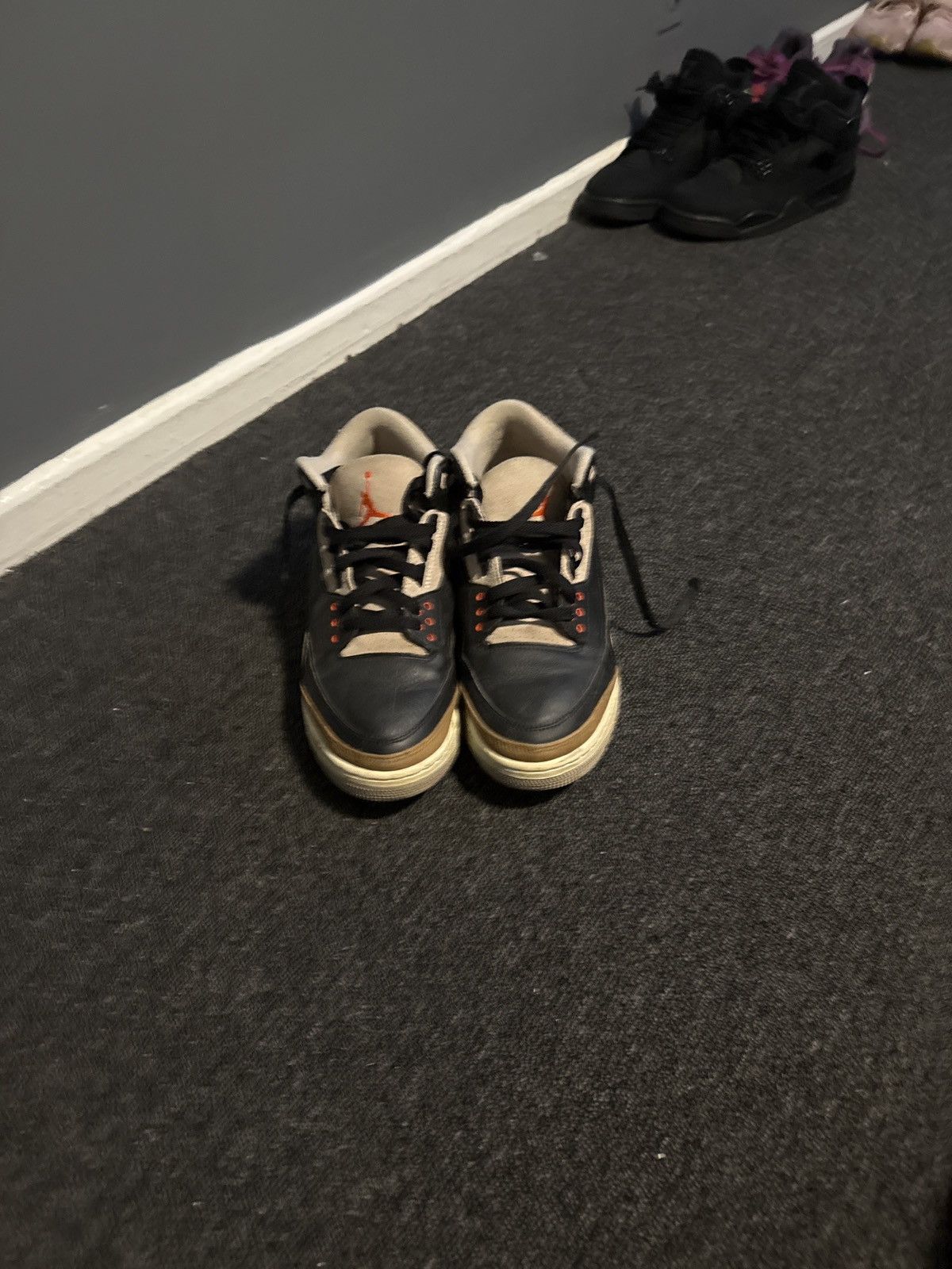 Jordan Brand Jordan 3 desert elephant Size US 10 / EU 43 - 4 Thumbnail