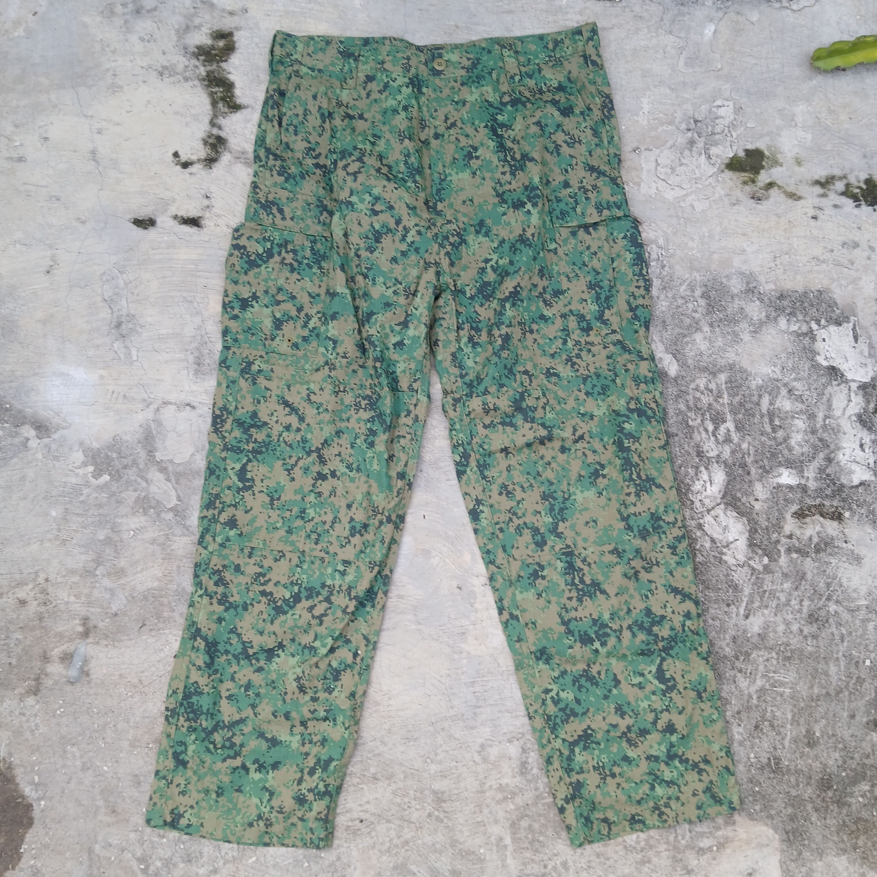 Vintage MILITARY CARGO DIGICAMO SAF PANTS BY KOLON Size US 39 - 1 Thumbnail