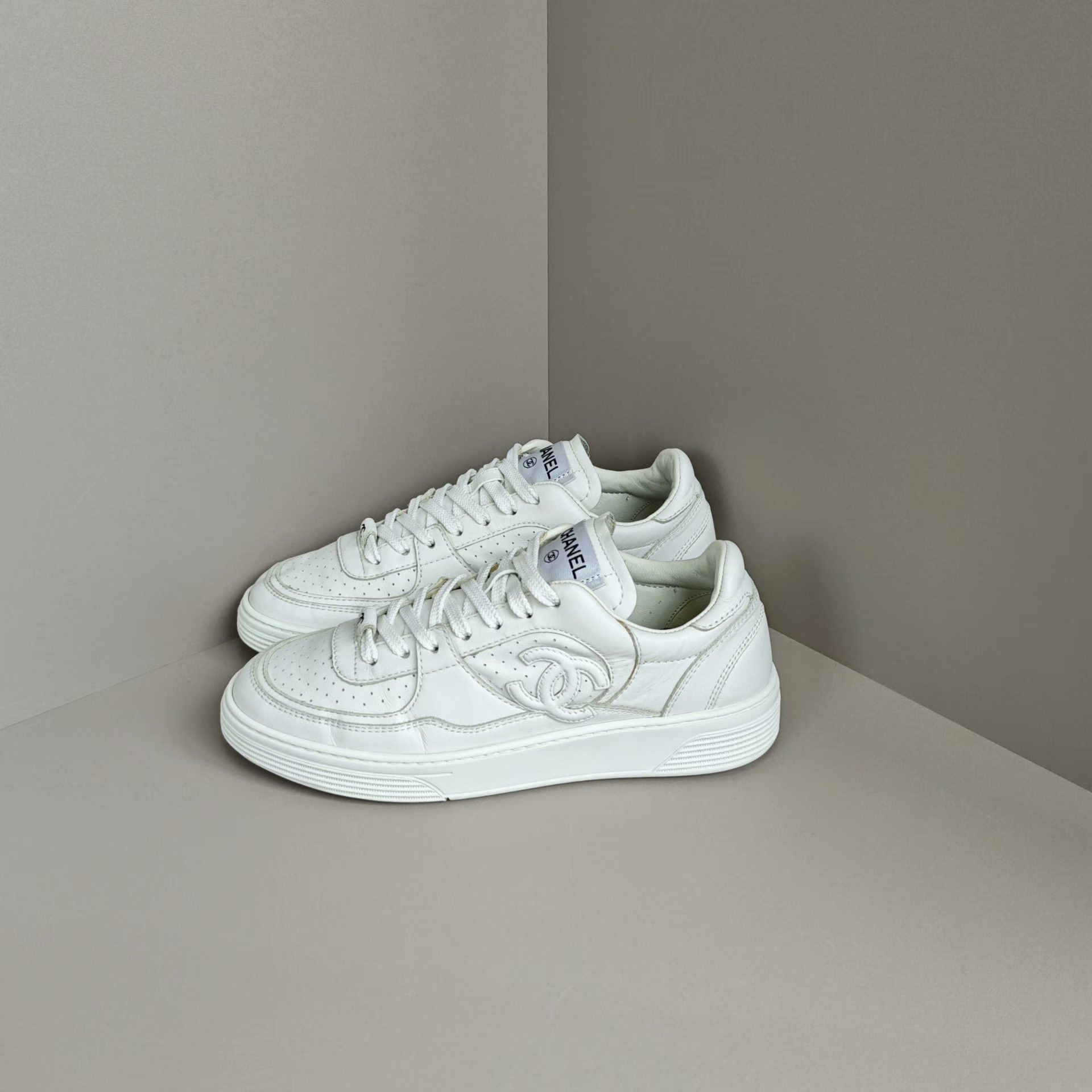 Chanel Chanel Lowtop Sneakers us_6 Women Size US 6 / IT 36 - 1 Thumbnail
