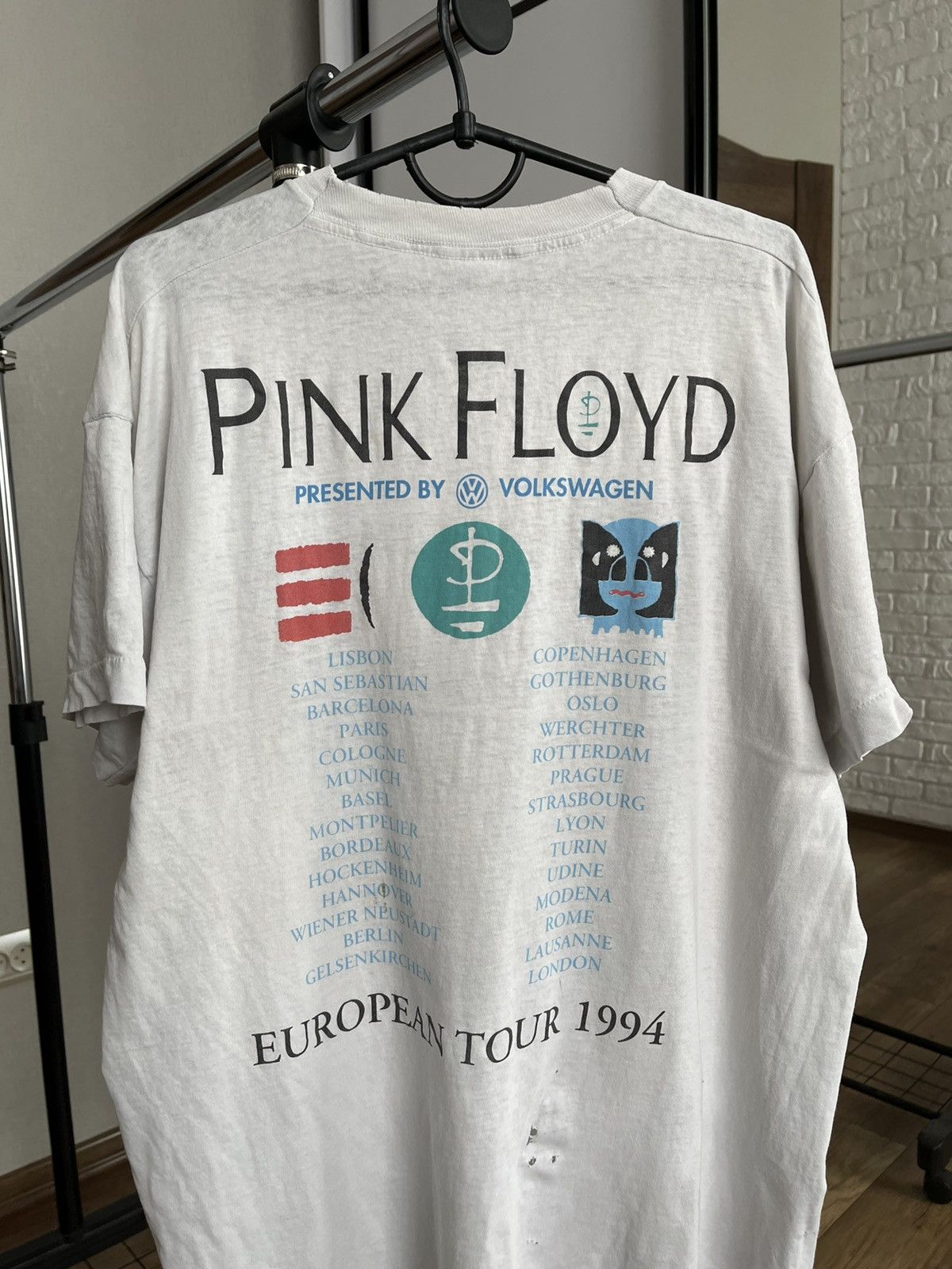 Band Tees 1994 Pink Floyd European Tour Vintage Rock T-Shirt Tee Size US XL / EU 56 / 4 - 9 Thumbnail