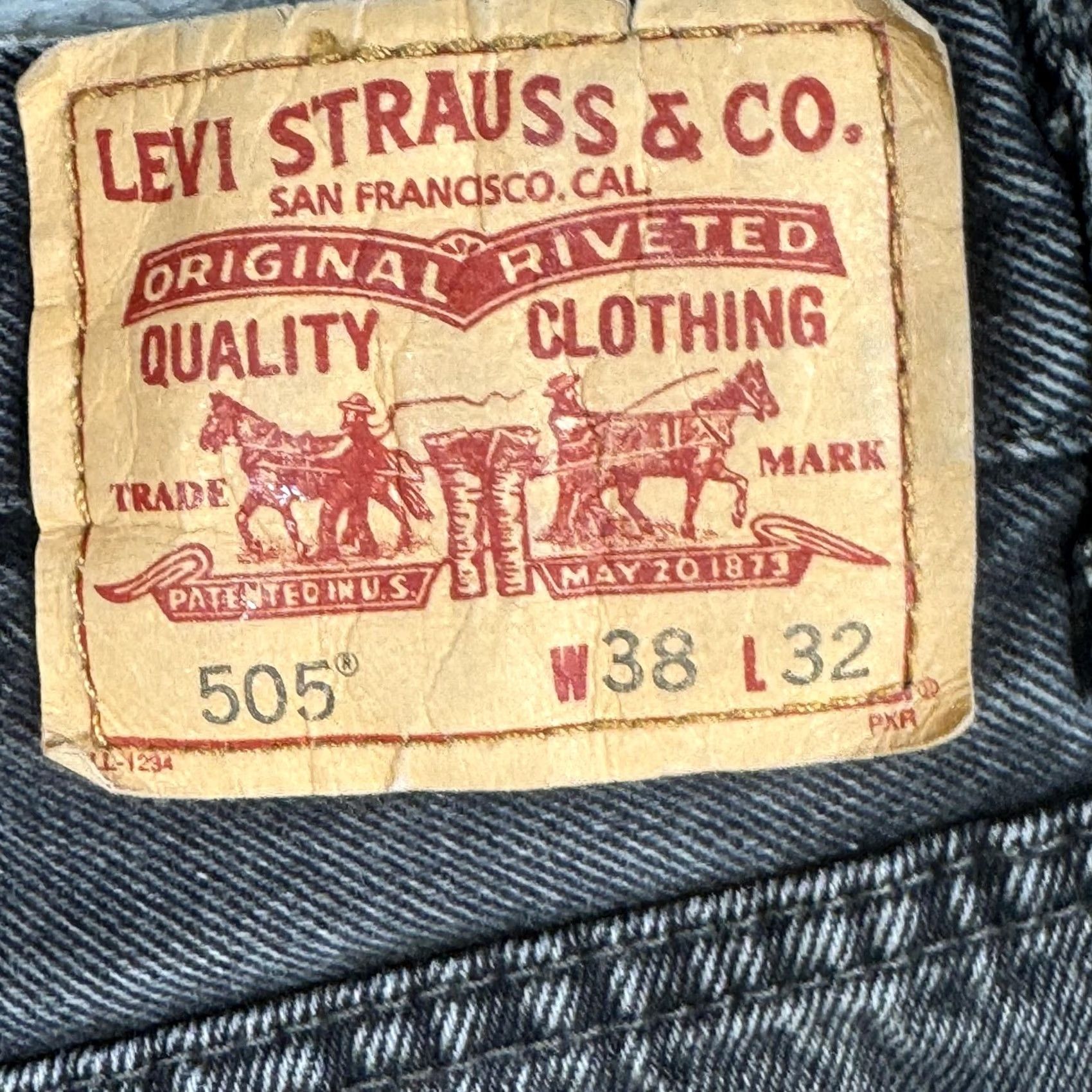 Levi's VINTAGE Levi's 505 Jeans Mens 38x32 Black Regular Fit Denim Straight Leg 100% Cotton Wrangler? Size US 38 / EU 54 - 3 Thumbnail