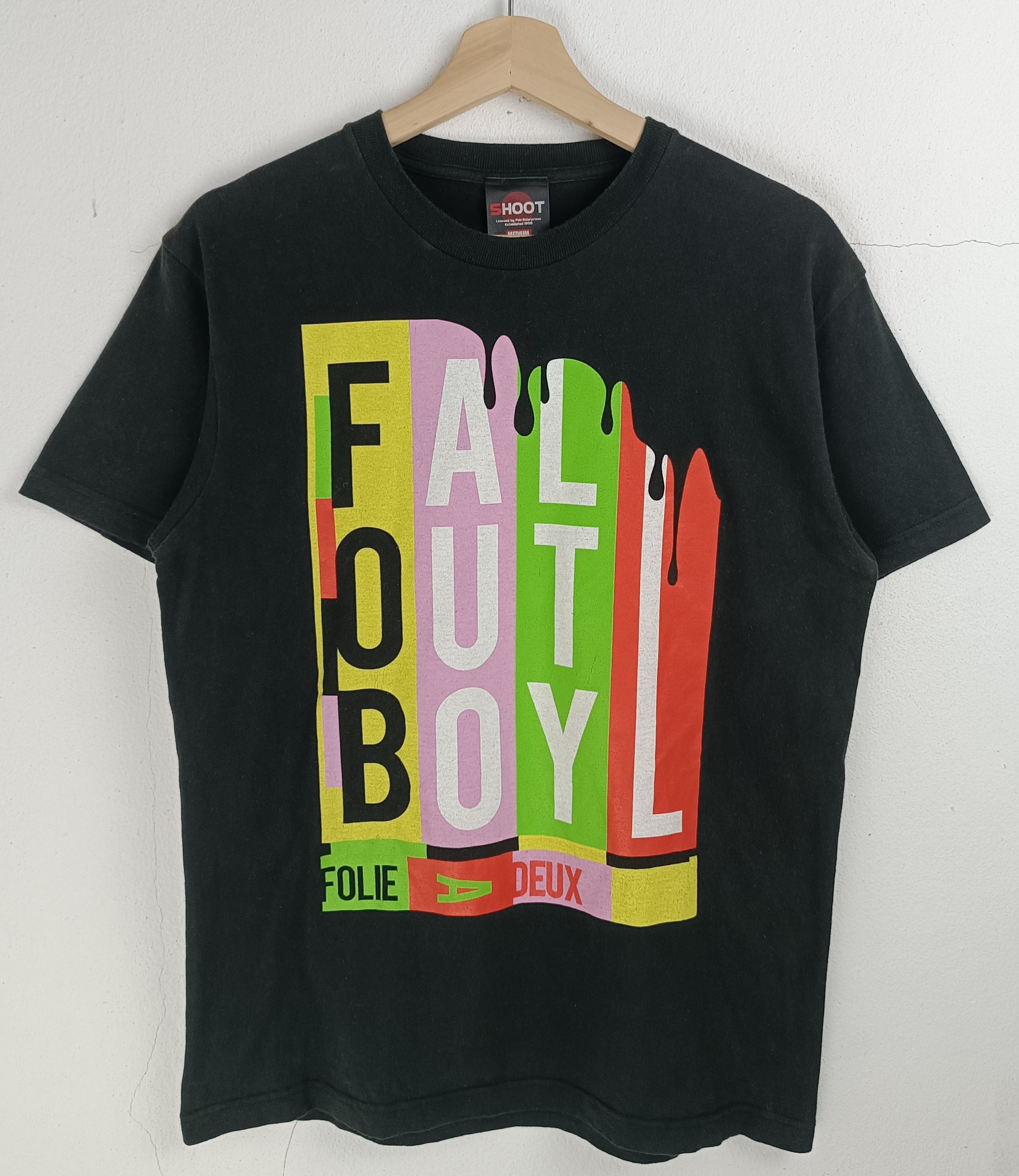 Band Tees VINTAGE Y2K FALL OUT BOY FOLIE A DEUX EMO GOTH MCR ERA Size US M / EU 48-50 / 2 - 3 Thumbnail