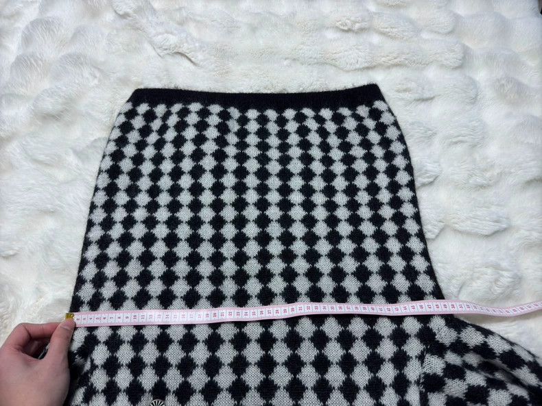 Yves Saint Laurent saint laurent Black and white diamond brooch sweater 2501-N Size US L / EU 52-54 / 3 - 9 Thumbnail