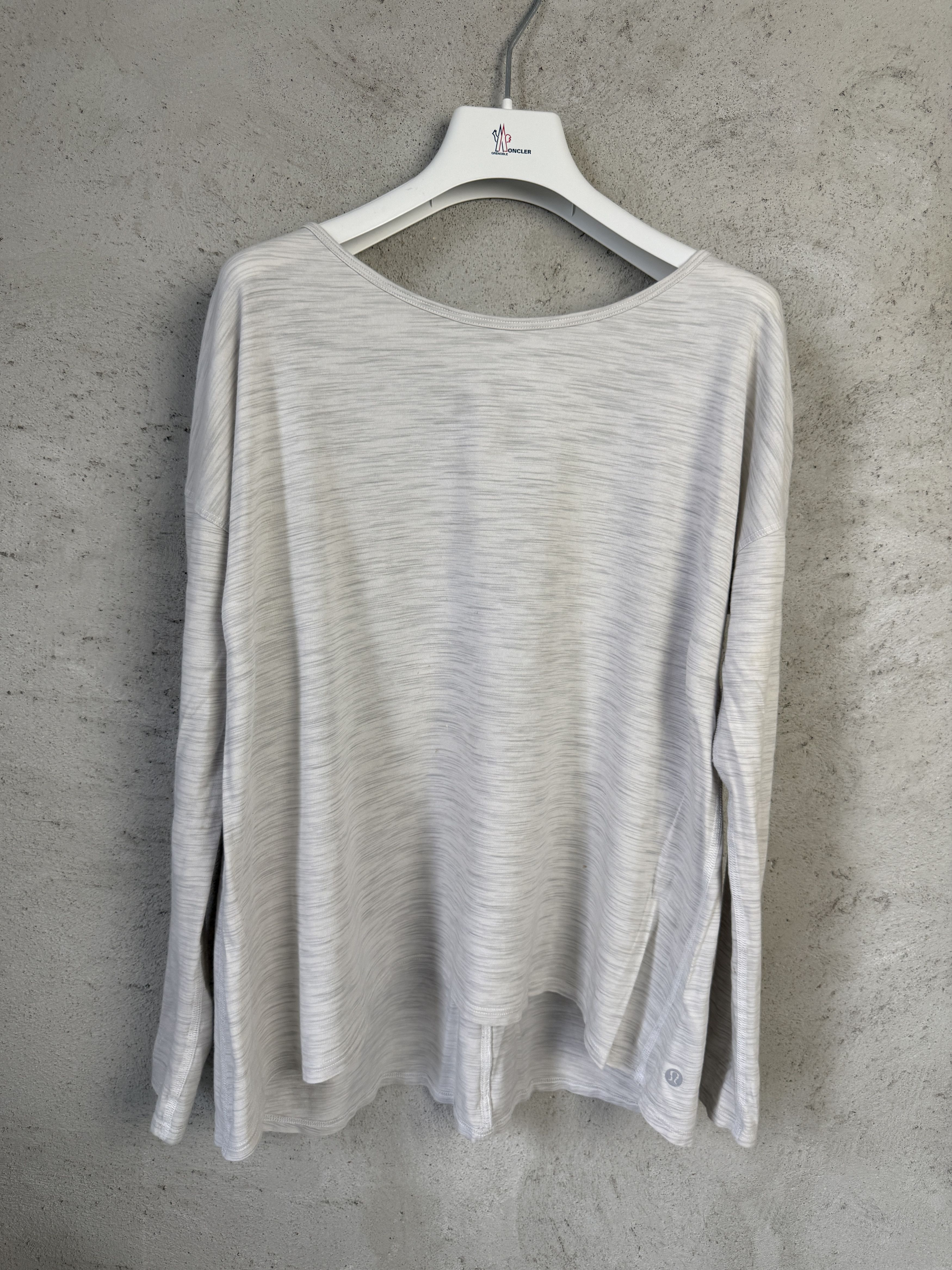 Lululemon Lululemon Back Into It long sleeve t-shirt tee sport pilates Size S / US 4 / IT 40 - 2 Thumbnail