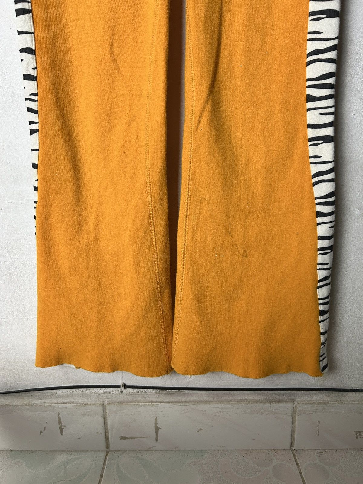 Japanese Brand Baby doll Y2k tiger stripe super flare jogger pants Size 28" / US 6 / IT 42 - 7 Thumbnail