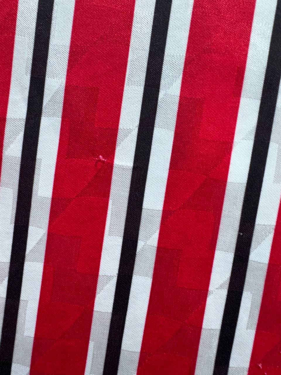 Umbro Sheffield United Umbro 1990/92 Home Football Shirt Size US L / EU 52-54 / 3 - 21 Thumbnail