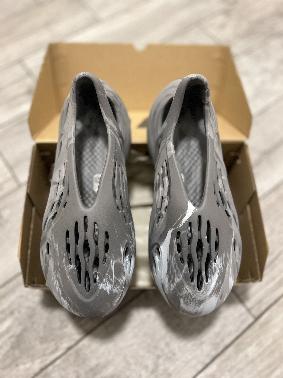 Yeezy yeezy foam rnr Size US 12 / EU 45 - 3 Thumbnail