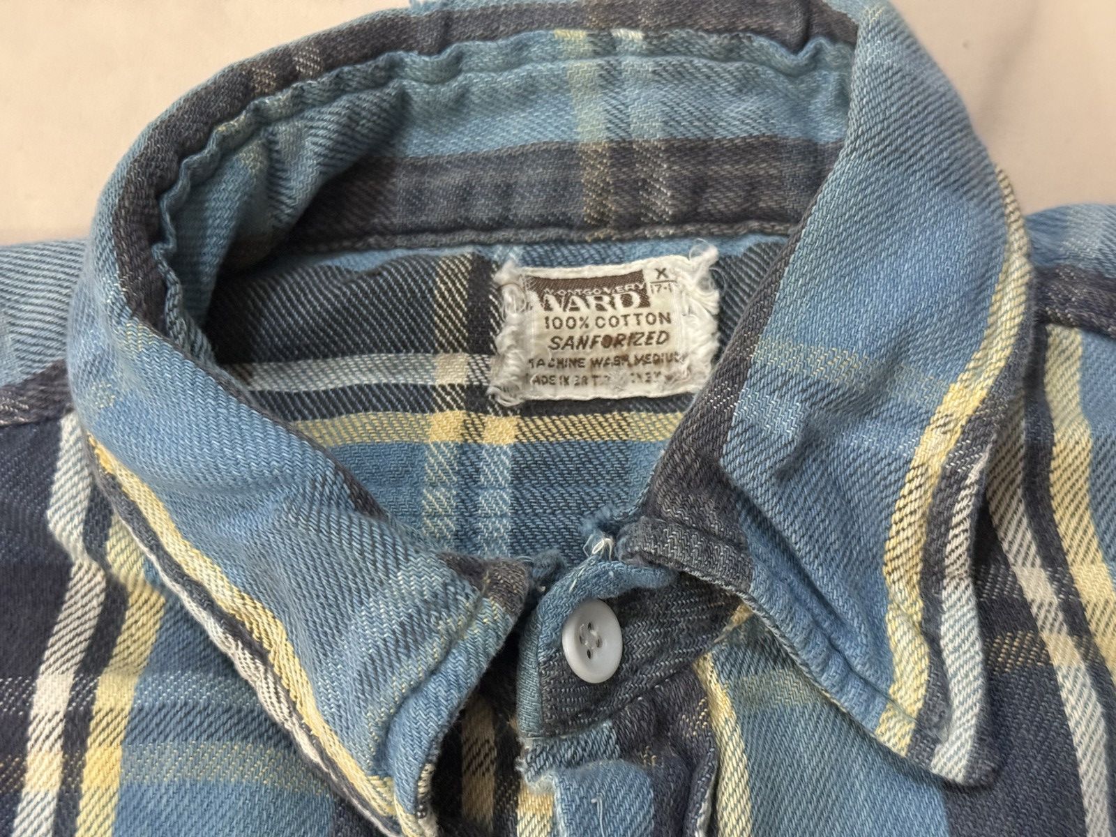 Vintage Vintage 60s 70s Montgomery Ward Flannel Shirt Big Size Size US XL / EU 56 / 4 - 7 Thumbnail