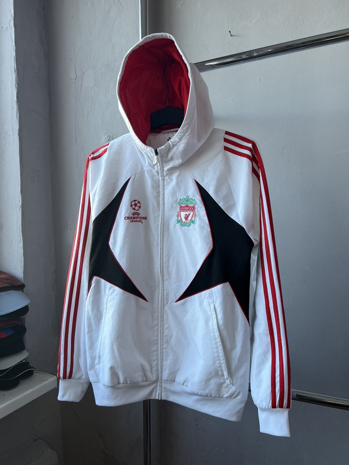 Adidas 2007 LIVERPOOL FC CHAMPIONS LEAGUE SOCCER FOOTBALL JACKET L Size US L / EU 52-54 / 3 - 2 Thumbnail