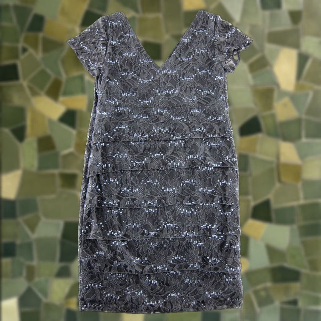 Vintage Scarlett Dress NWT Floral Lace Stretch Sequin Short Sleeve V-Neck Tiered Gray 16 Womens Dress Size 38" / US 16 / IT 52 - 1 Thumbnail