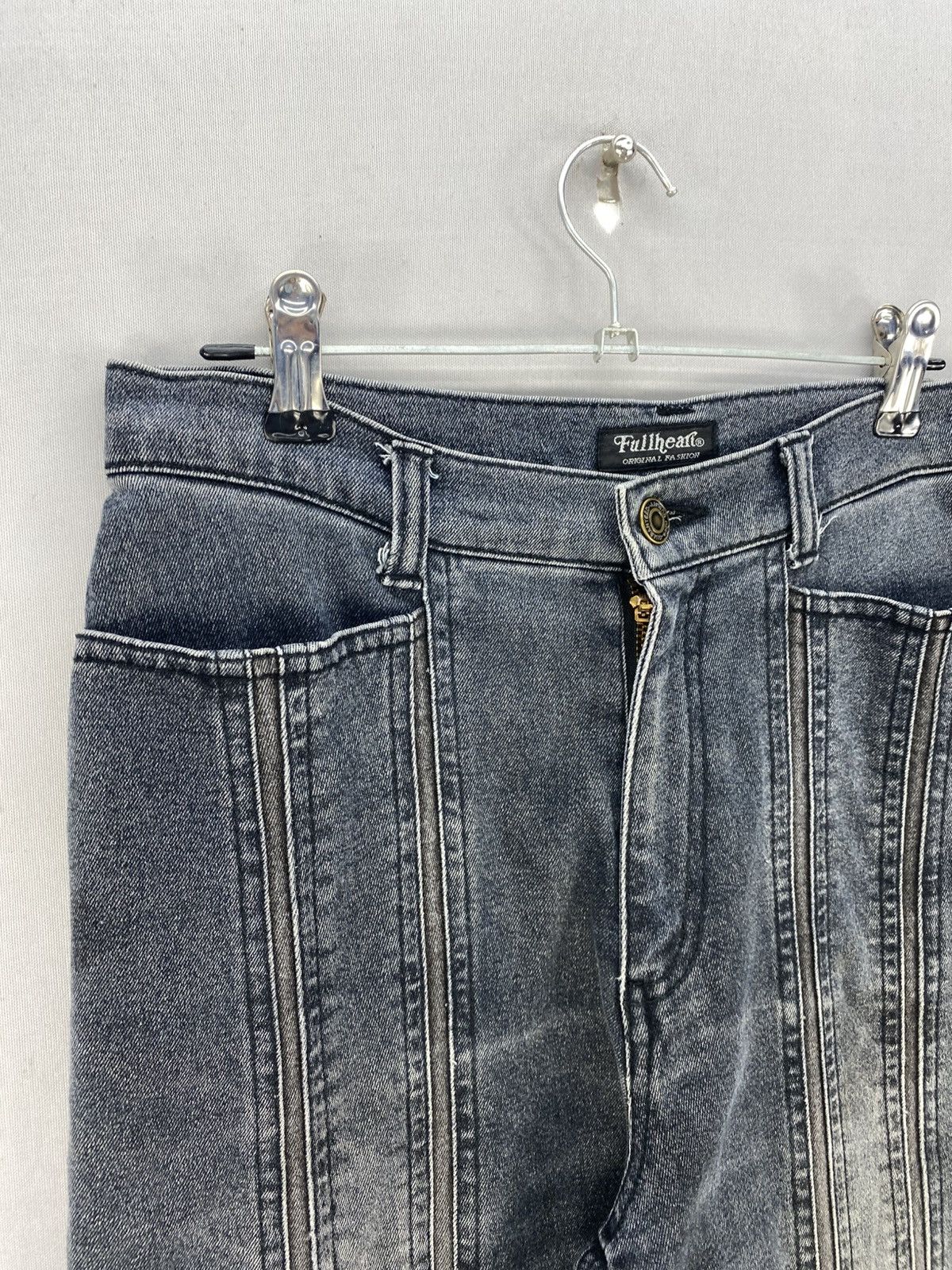 Le Grande Bleu (L.G.B.) Vintage Y2K Fullheart Multi-Seam Flare Jeans Size 28" / US 6 / IT 42 - 2 Thumbnail