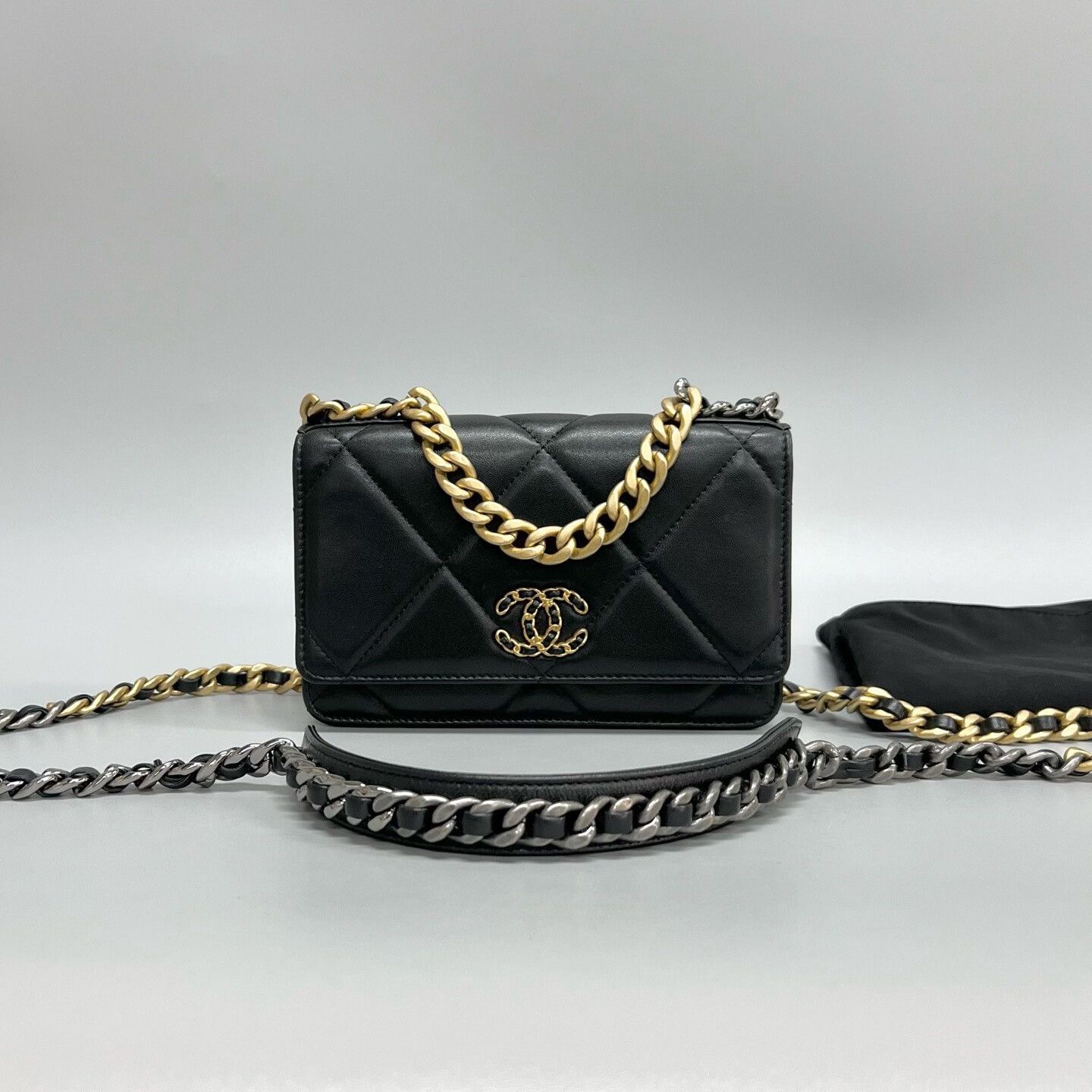 Chanel Pre-loved Bag Very good condition Size ONE SIZE - 1 Thumbnail