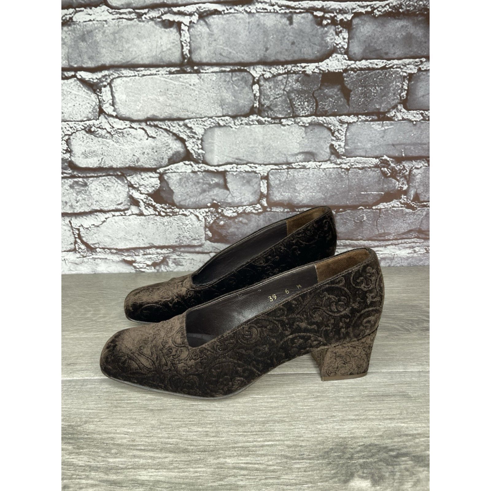 Enzo Bonafe ENZO ANGIOLINI Brown Textured Floral Velvet Block Heels Pump Size US 6 / IT 36 - 18 Thumbnail