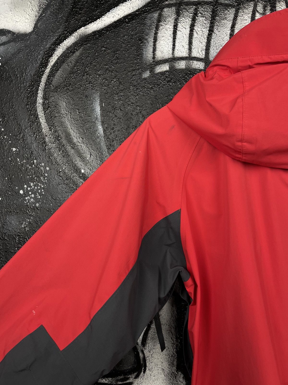 Berghaus Berghaus Gore-Tex Outdoor Red Full Zip Jacket Men’s Size L Size US L / EU 52-54 / 3 - 13 Thumbnail